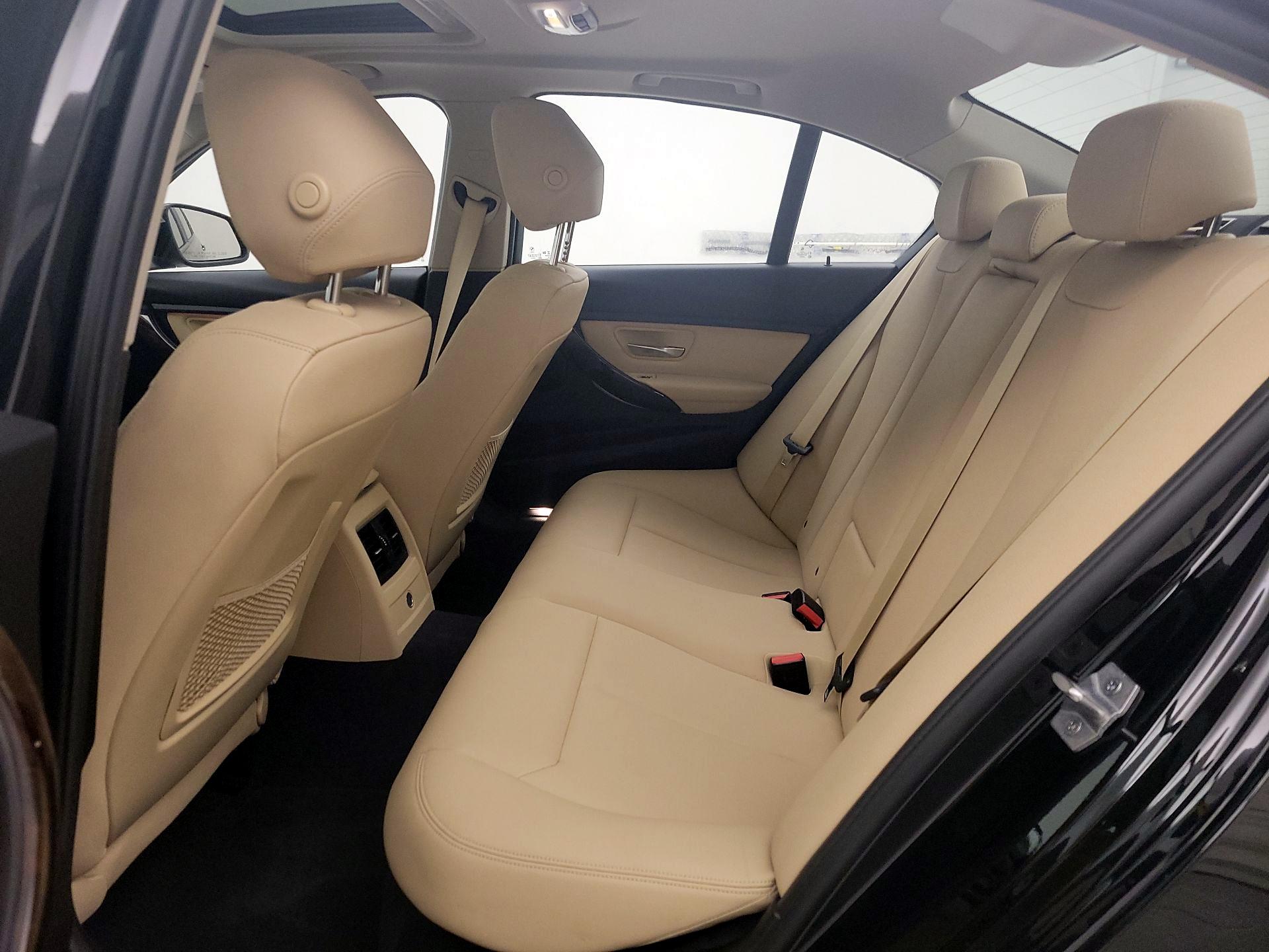 Thumbnail: 2018 BMW 3 Series - 20