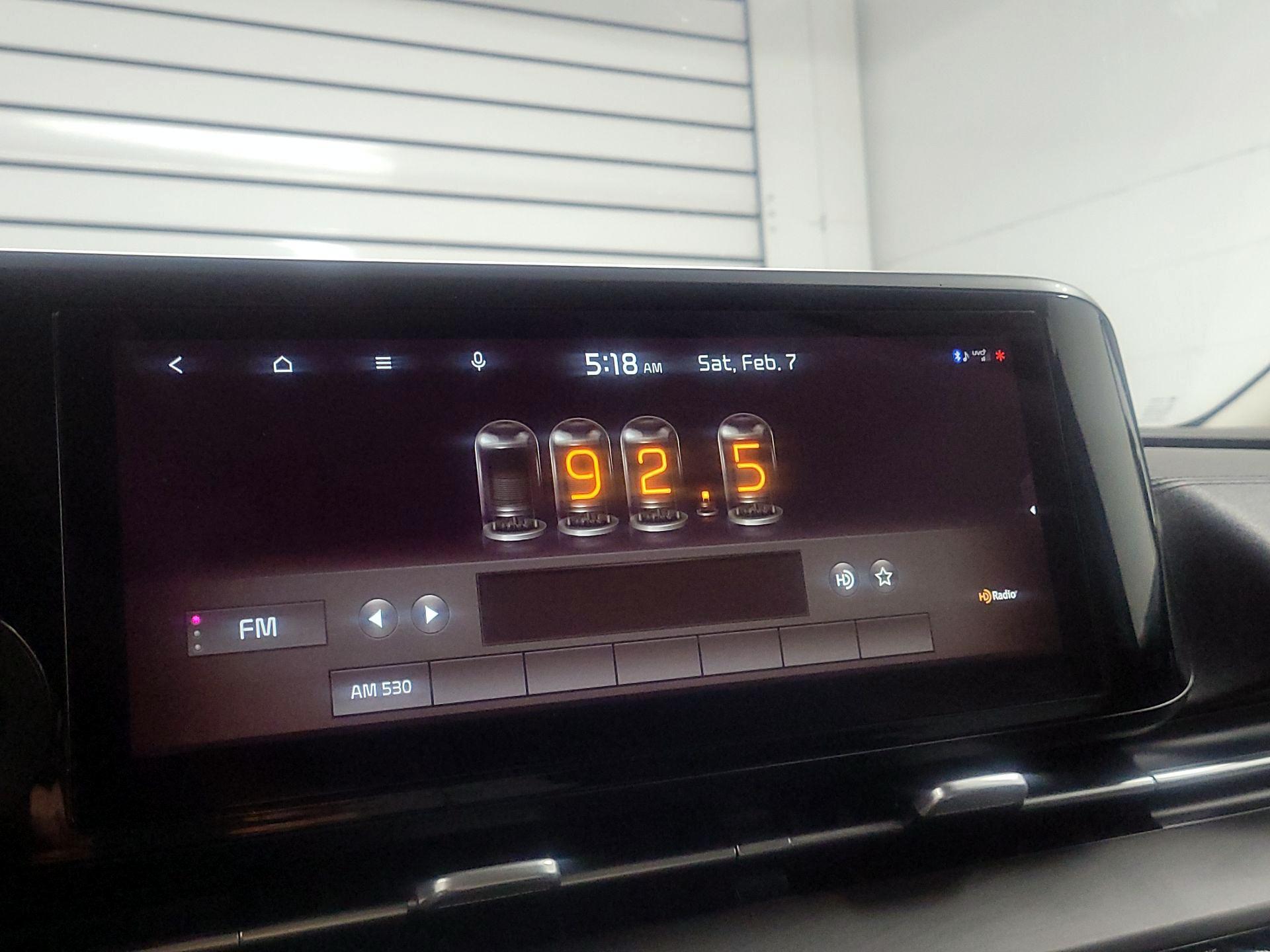 Thumbnail: 2022 Kia Carnival - 16