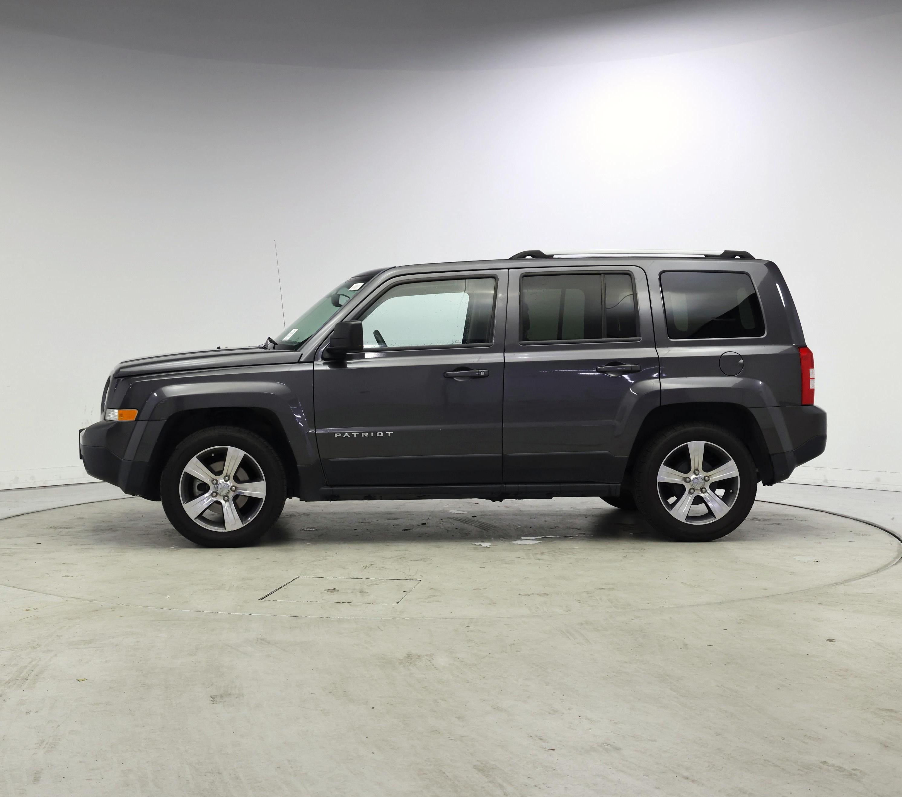 Thumbnail: 2016 Jeep Patriot - 3