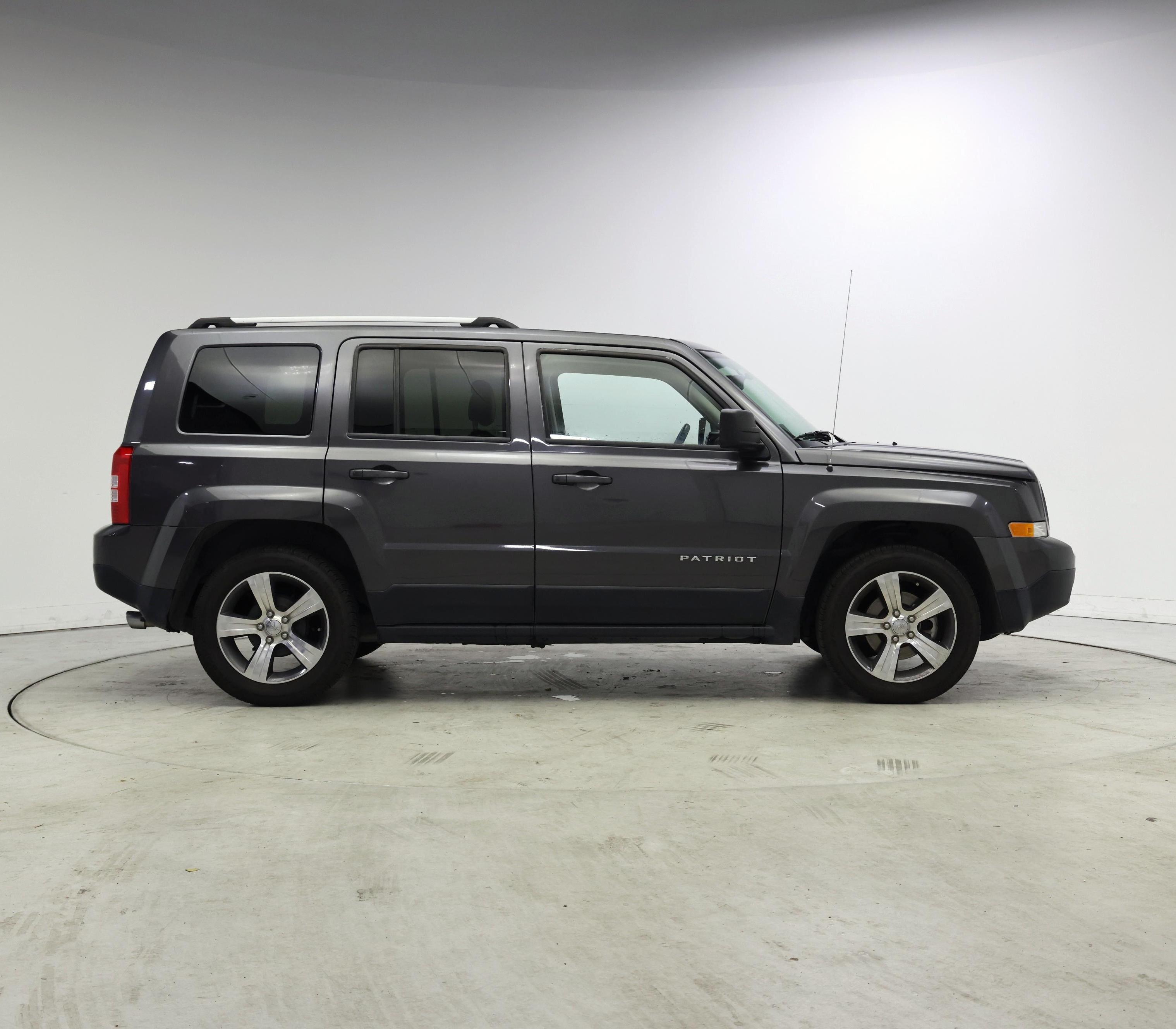 Thumbnail: 2016 Jeep Patriot - 7