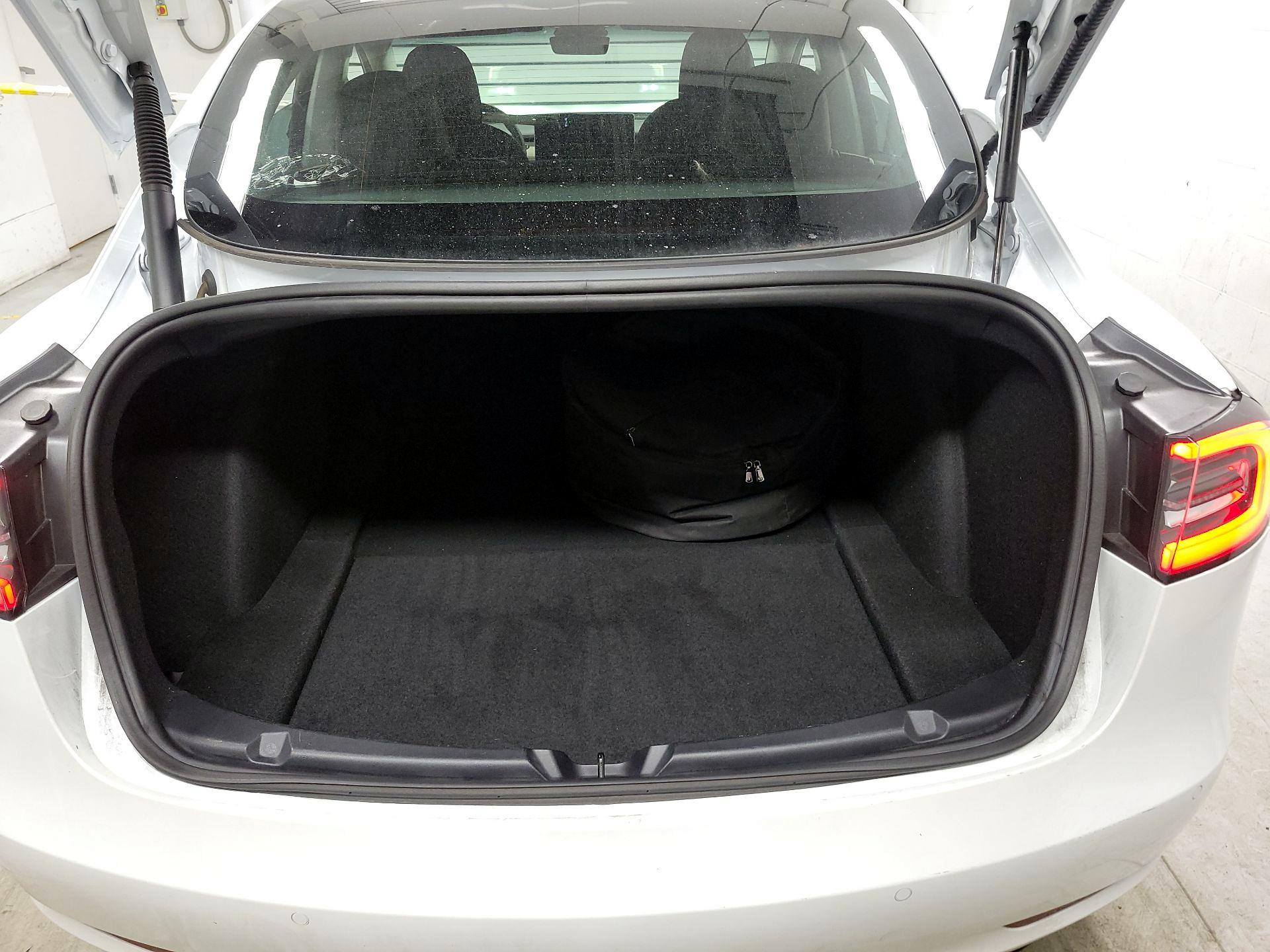 Thumbnail: 2022 Tesla Model 3 - 19