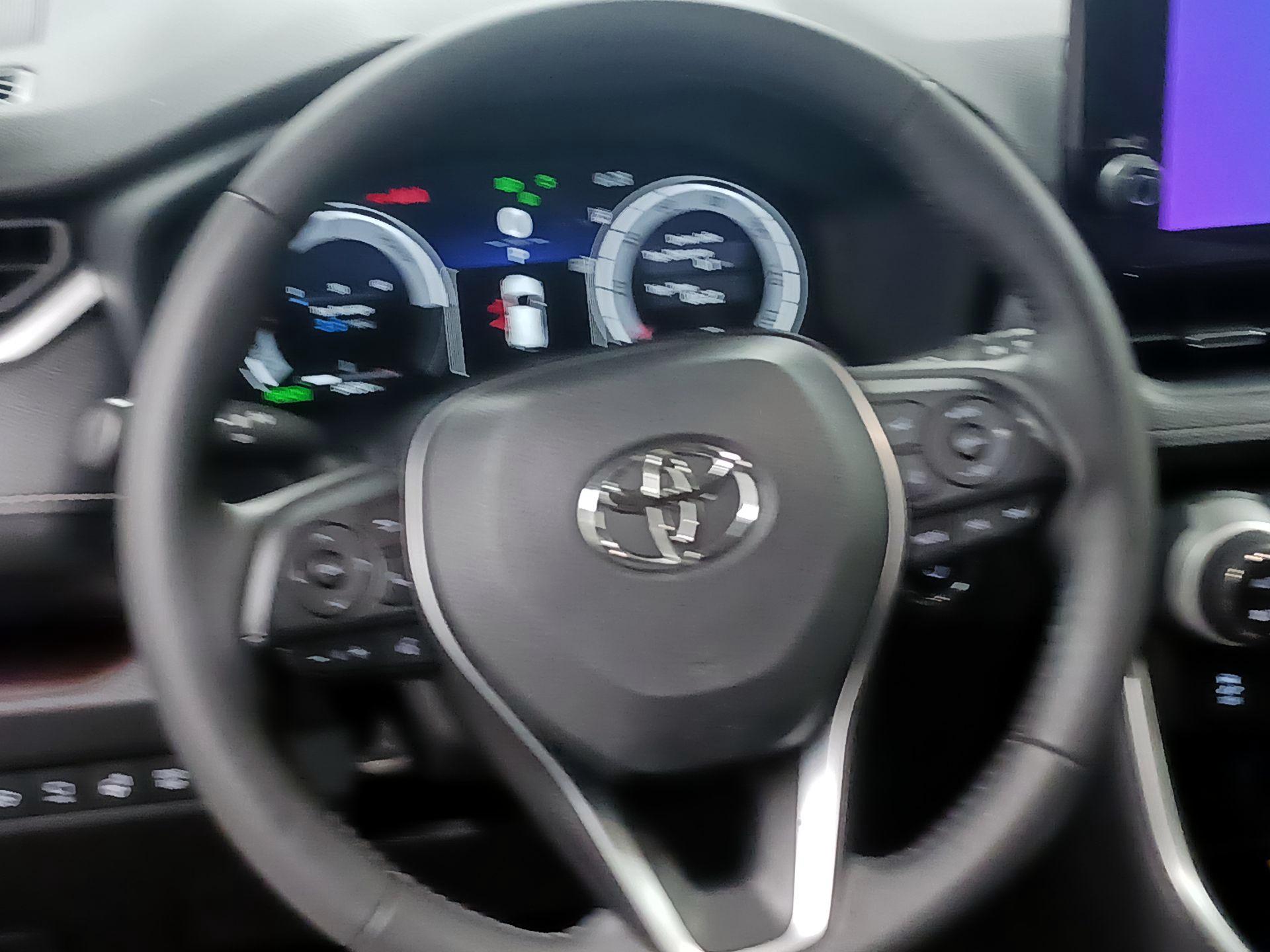 Thumbnail: 2023 Toyota RAV4 - 10