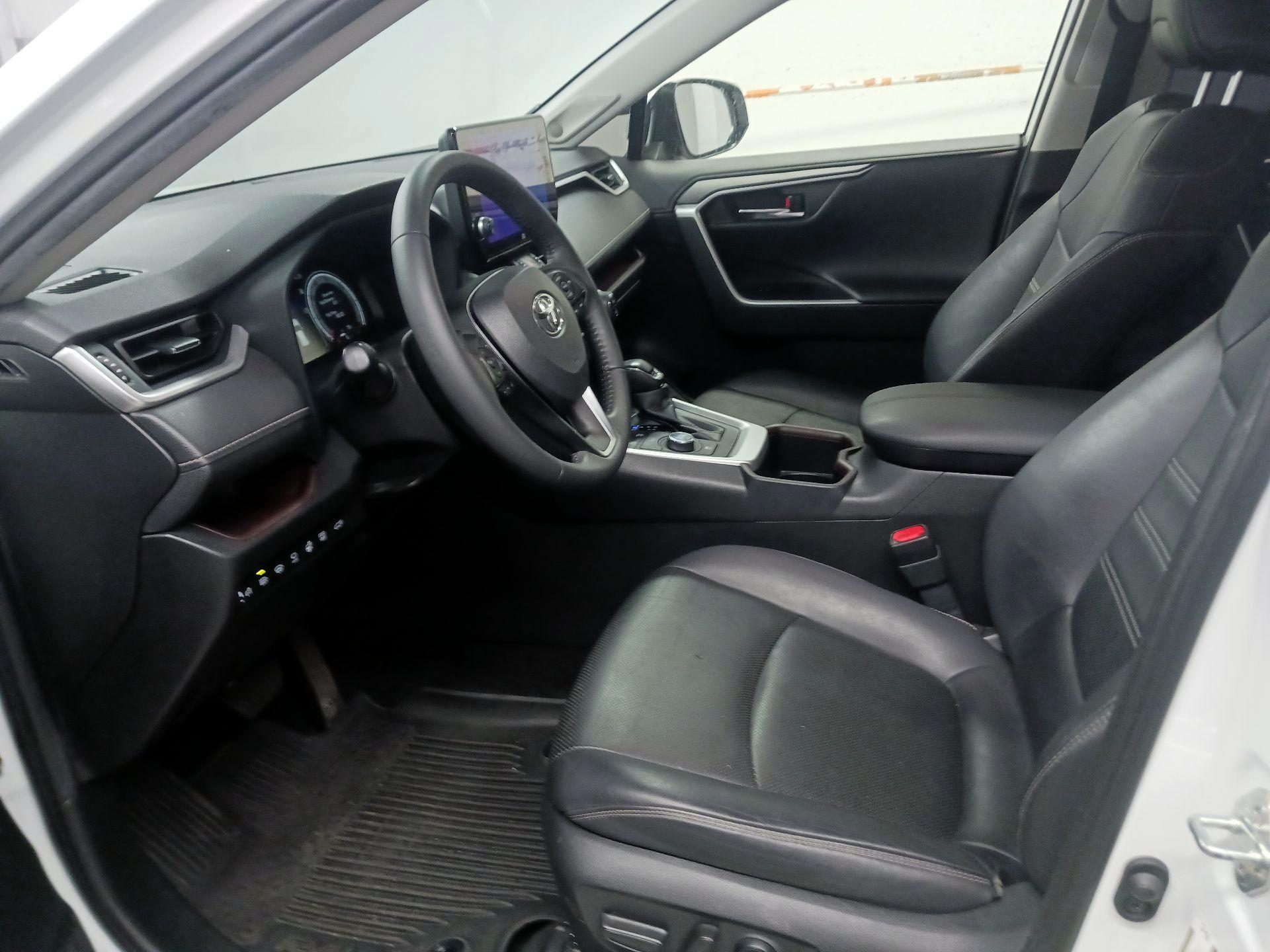 Thumbnail: 2023 Toyota RAV4 - 11