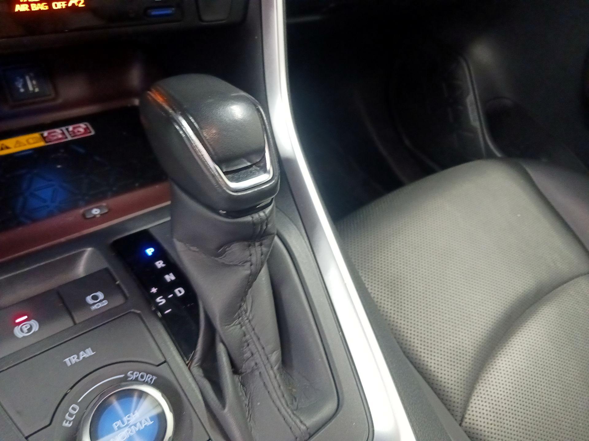 Thumbnail: 2023 Toyota RAV4 - 16