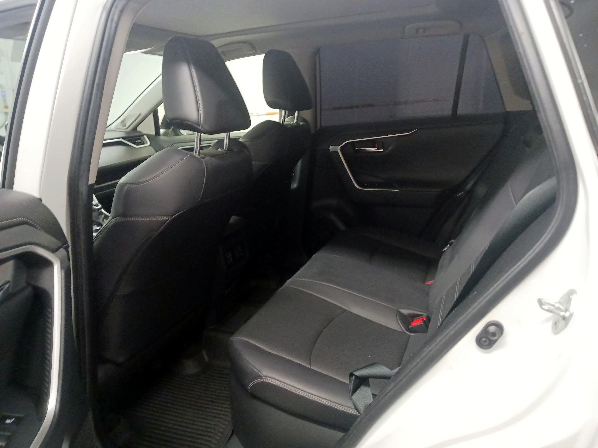 Thumbnail: 2023 Toyota RAV4 - 17