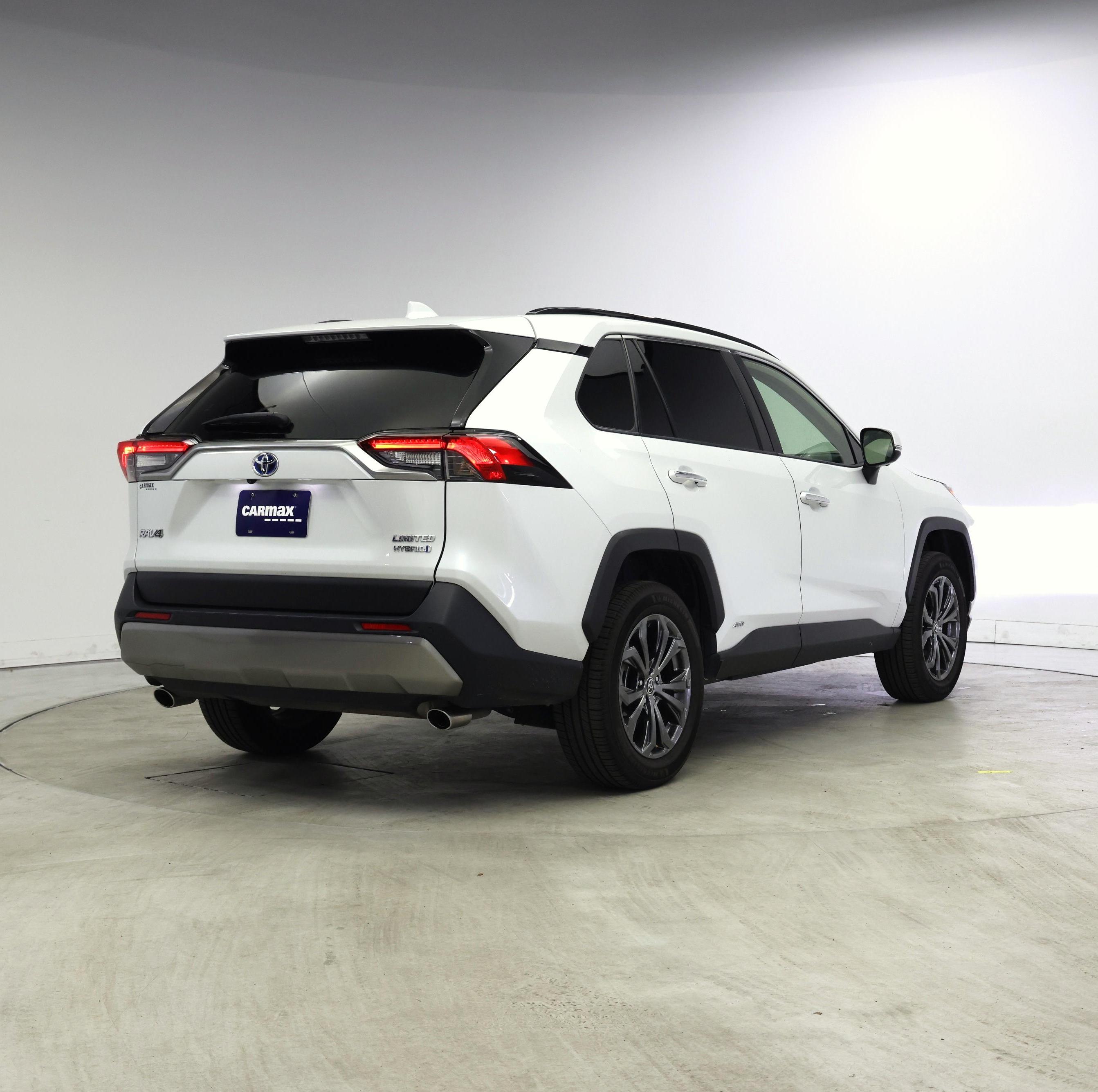 Thumbnail: 2023 Toyota RAV4 - 8