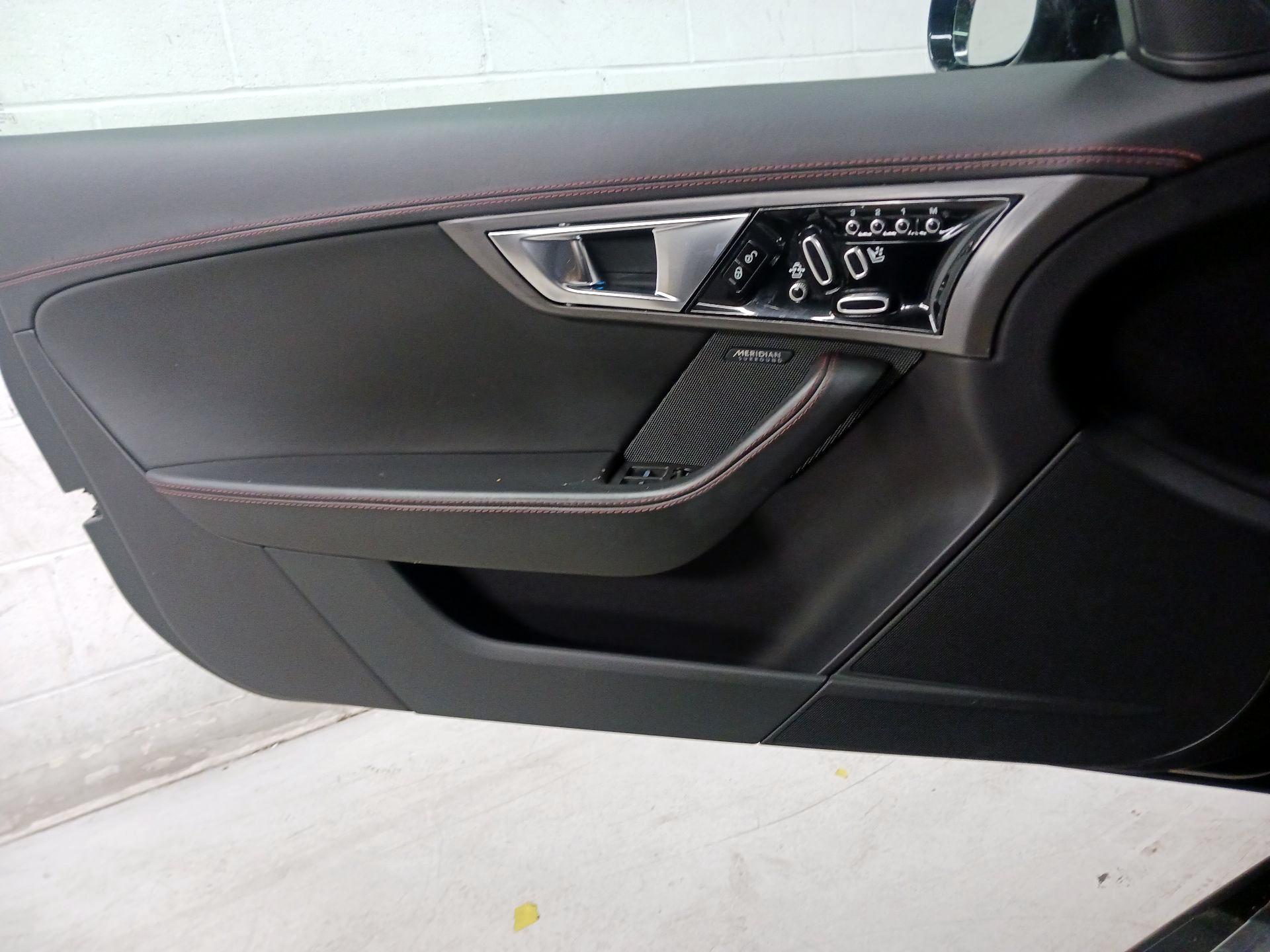 Thumbnail: 2015 Jaguar F-Type - 12