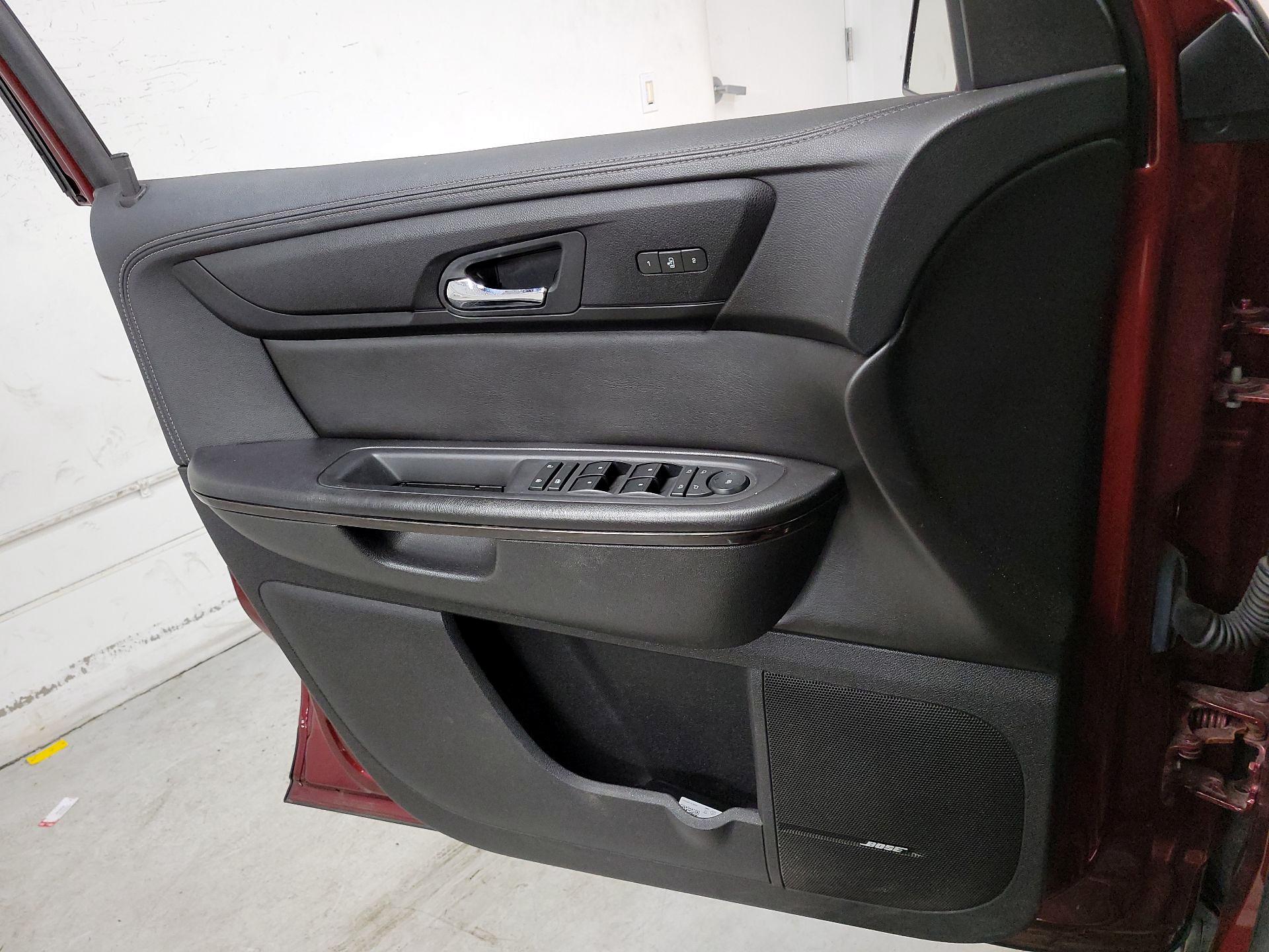 Thumbnail: 2017 Chevrolet Traverse - 12