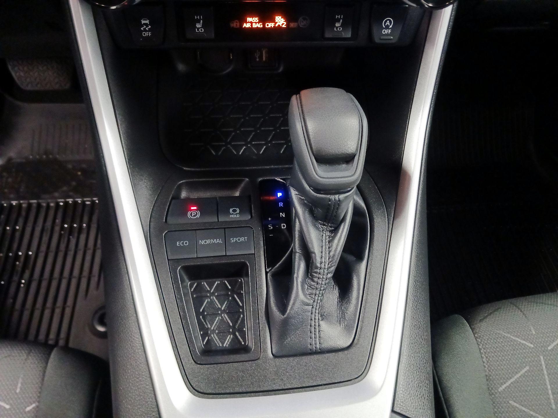 Thumbnail: 2024 Toyota RAV4 - 17