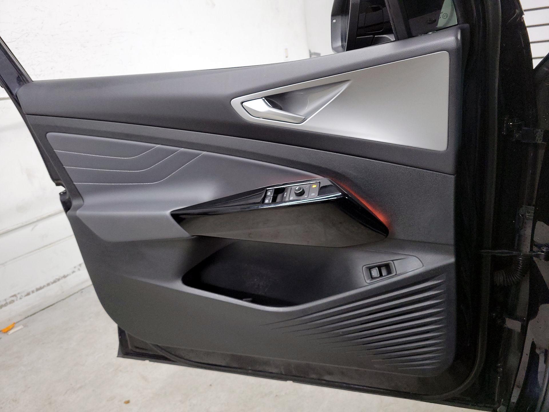 Thumbnail: 2023 Volkswagen ID.4 - 12