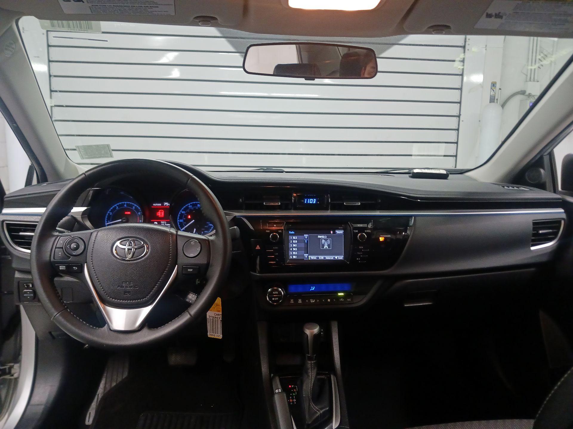 Thumbnail: 2015 Toyota Corolla - 9
