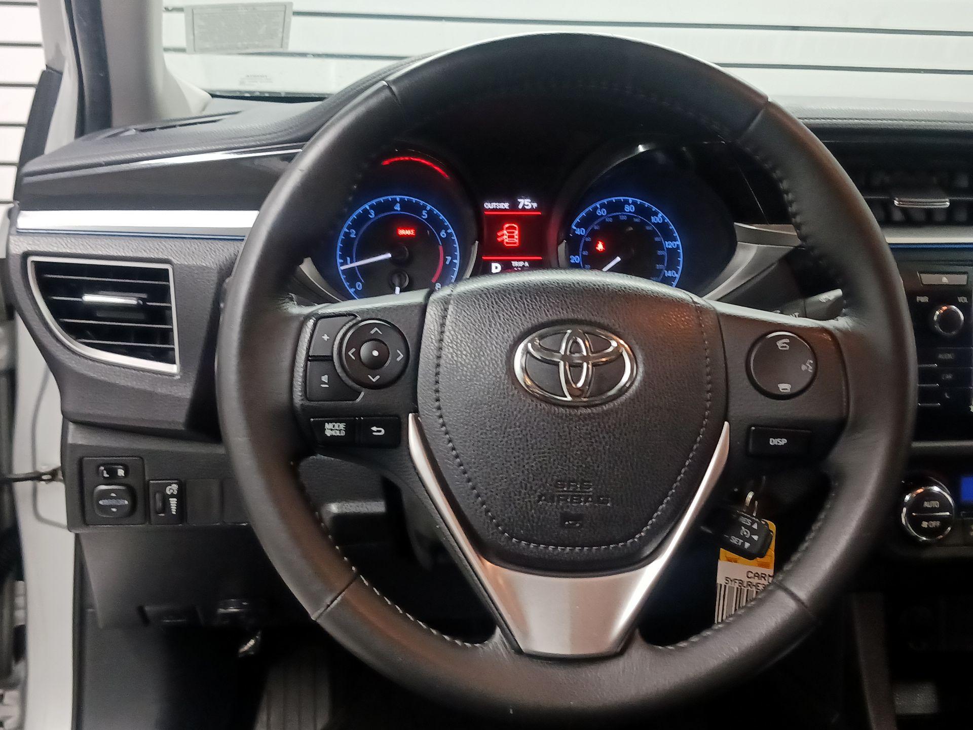 Thumbnail: 2015 Toyota Corolla - 10