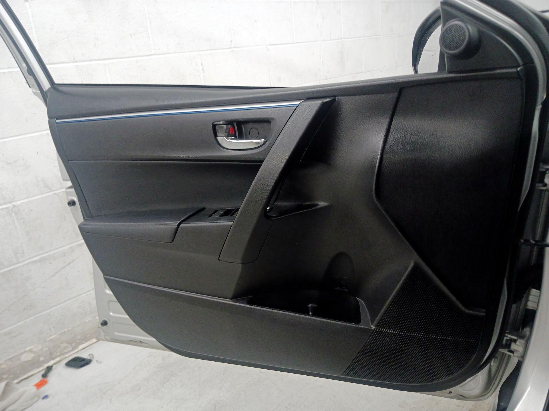 Thumbnail: 2015 Toyota Corolla - 12