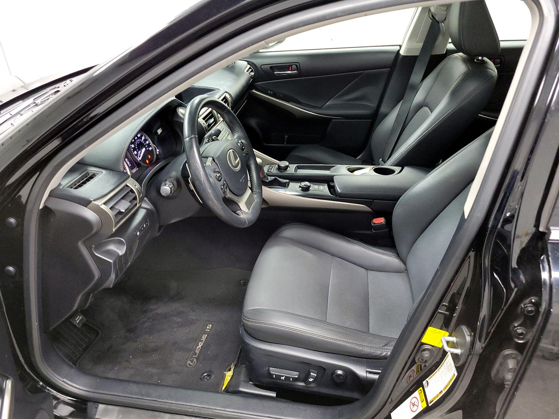 Thumbnail: 2014 Lexus IS - 11