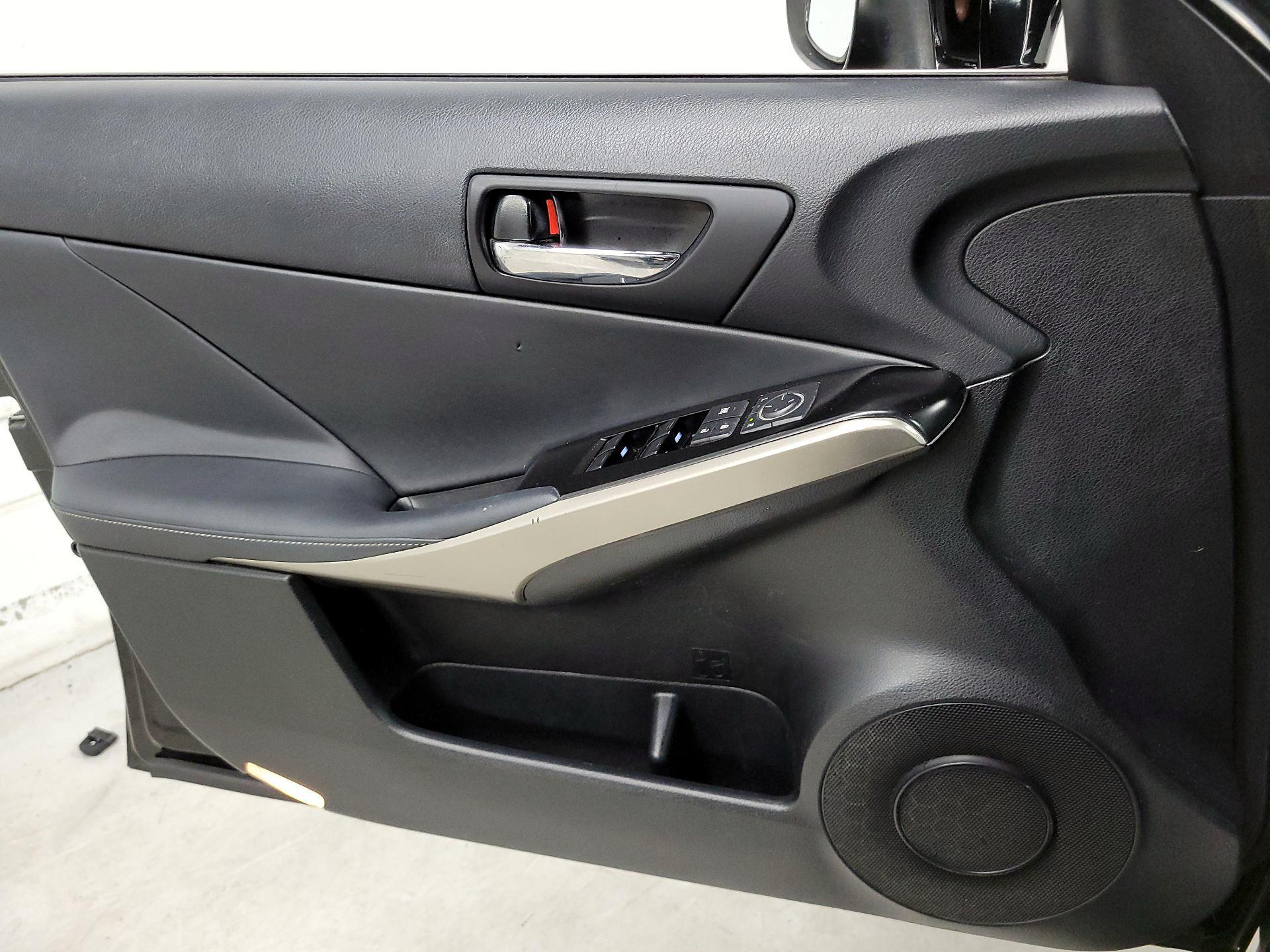 Thumbnail: 2014 Lexus IS - 12