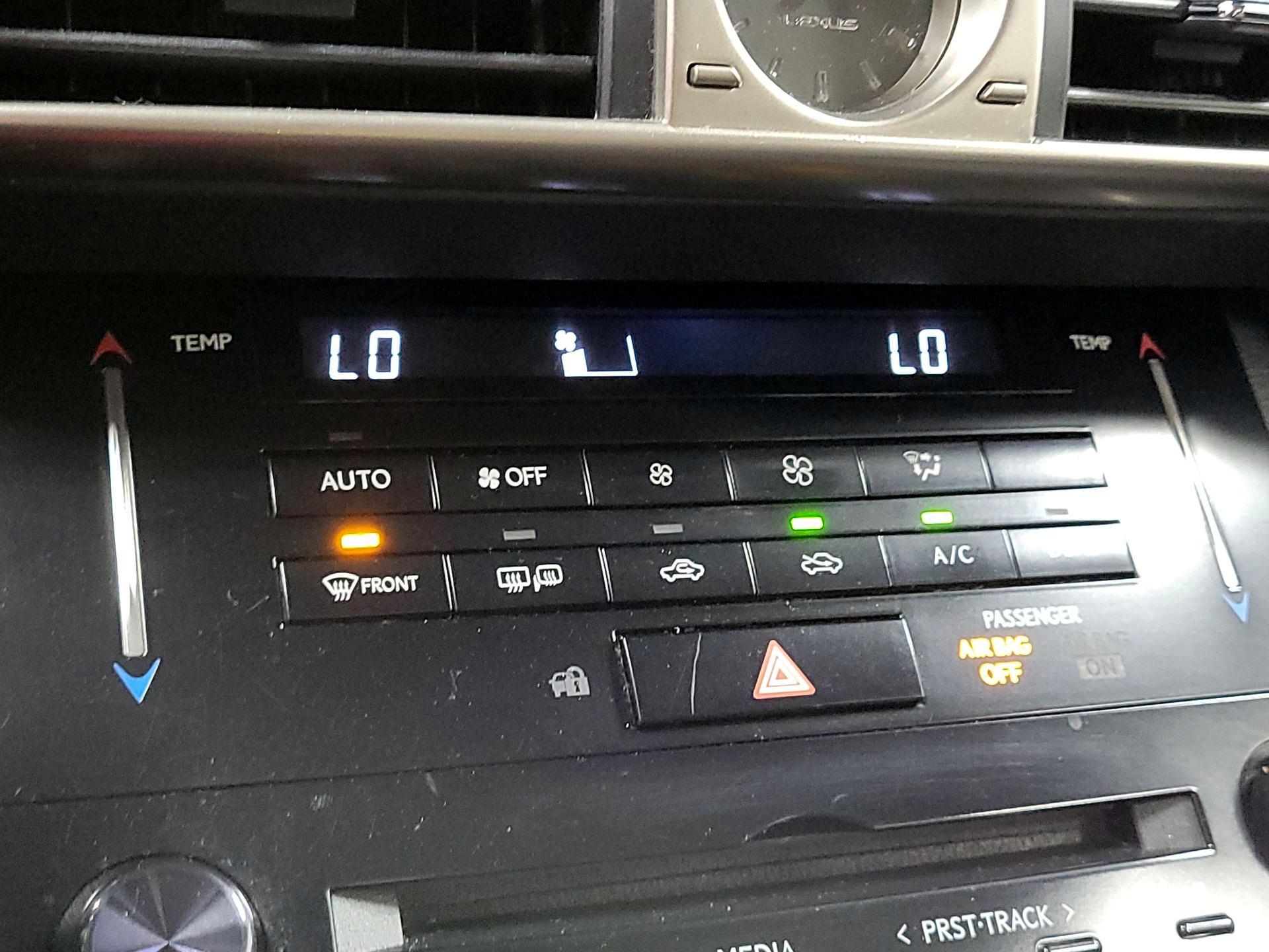 Thumbnail: 2014 Lexus IS - 15