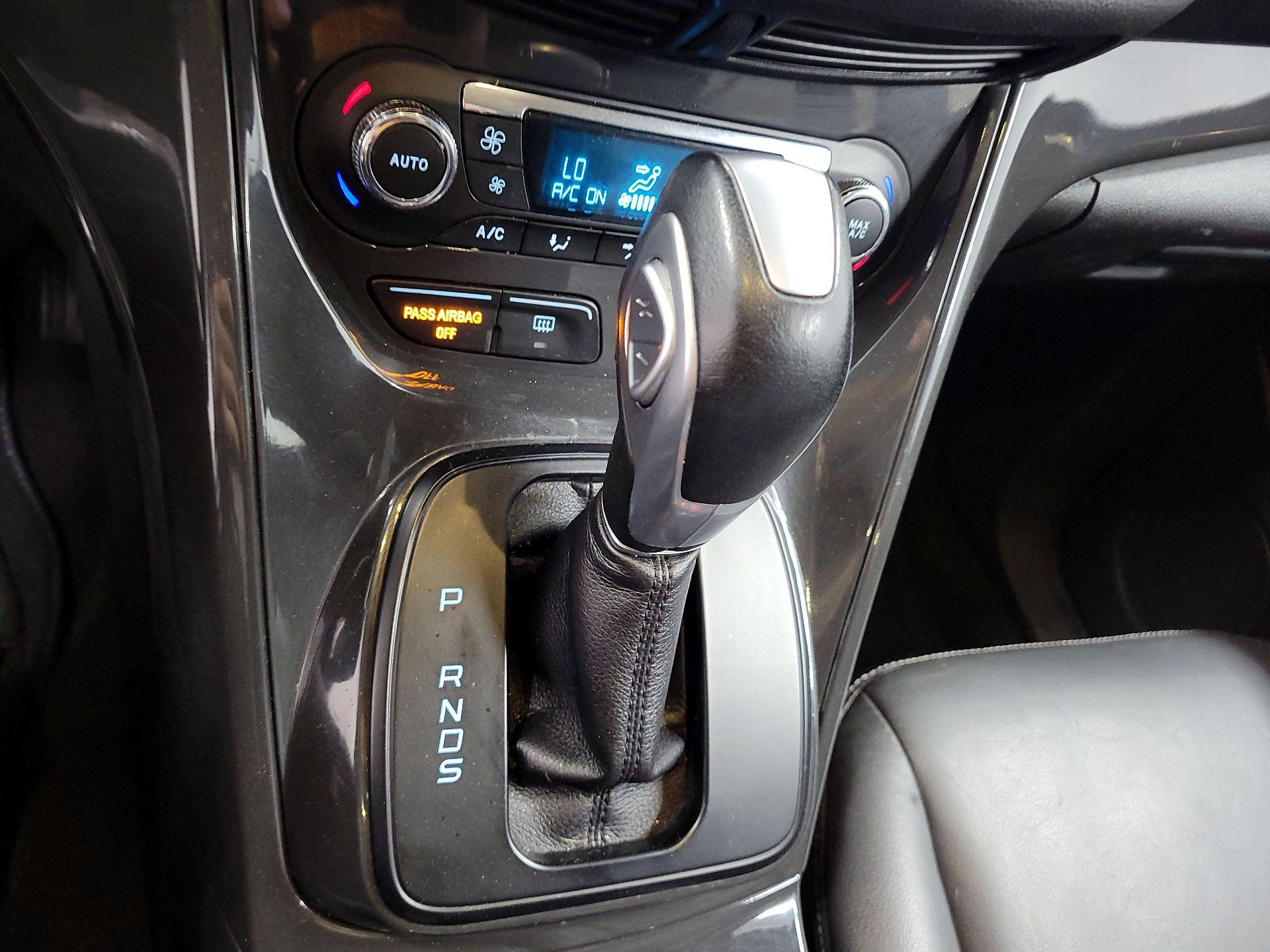 Thumbnail: 2015 Ford Escape - 16