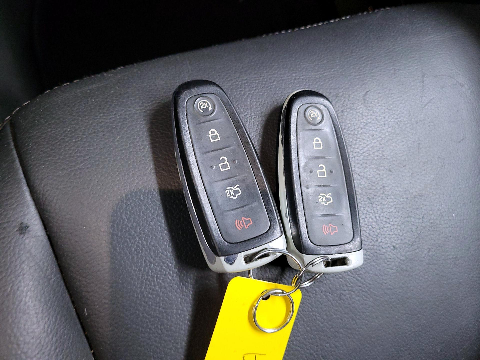 Thumbnail: 2015 Ford Escape - 20