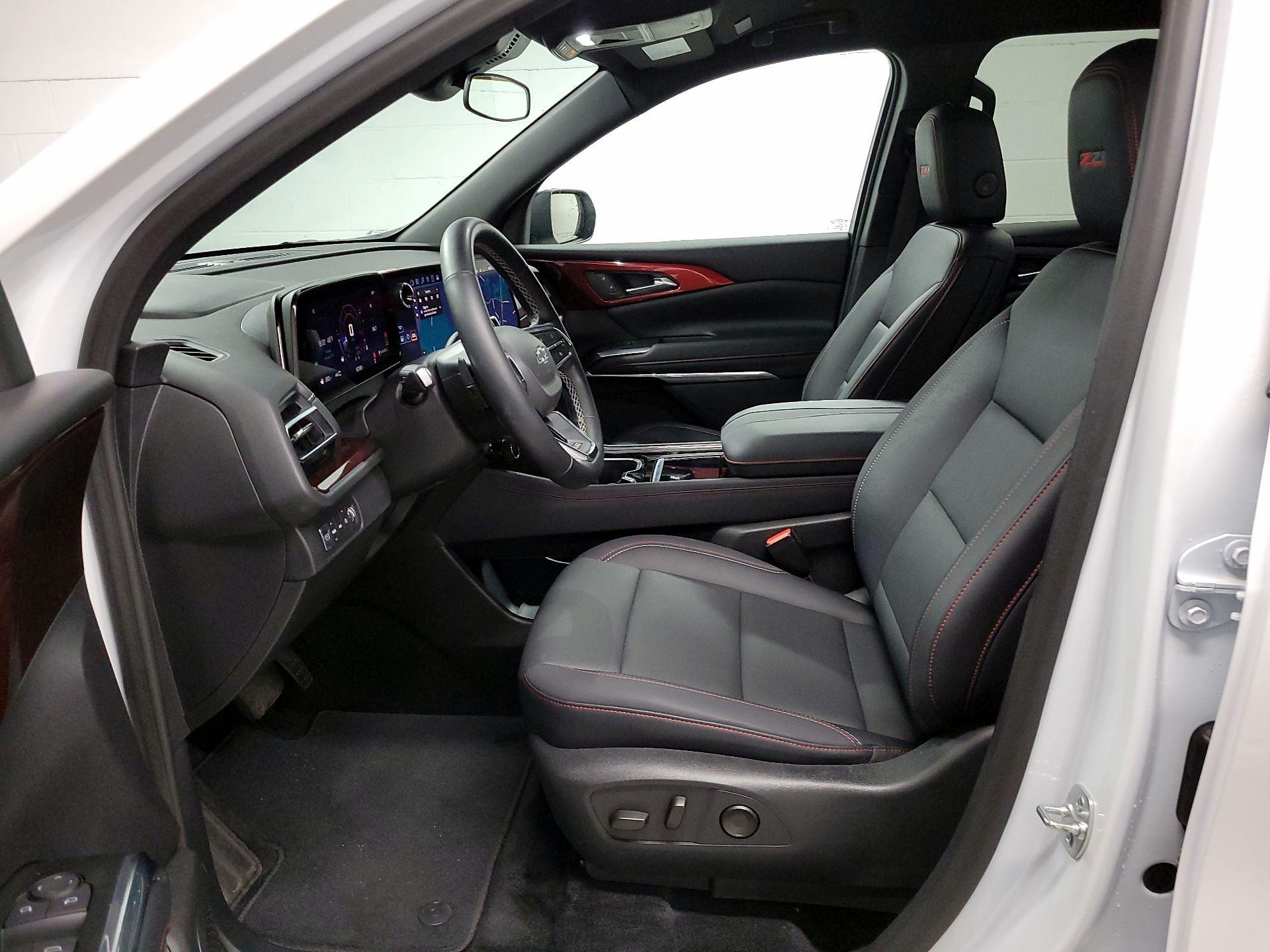 Thumbnail: 2024 Chevrolet Traverse - 11