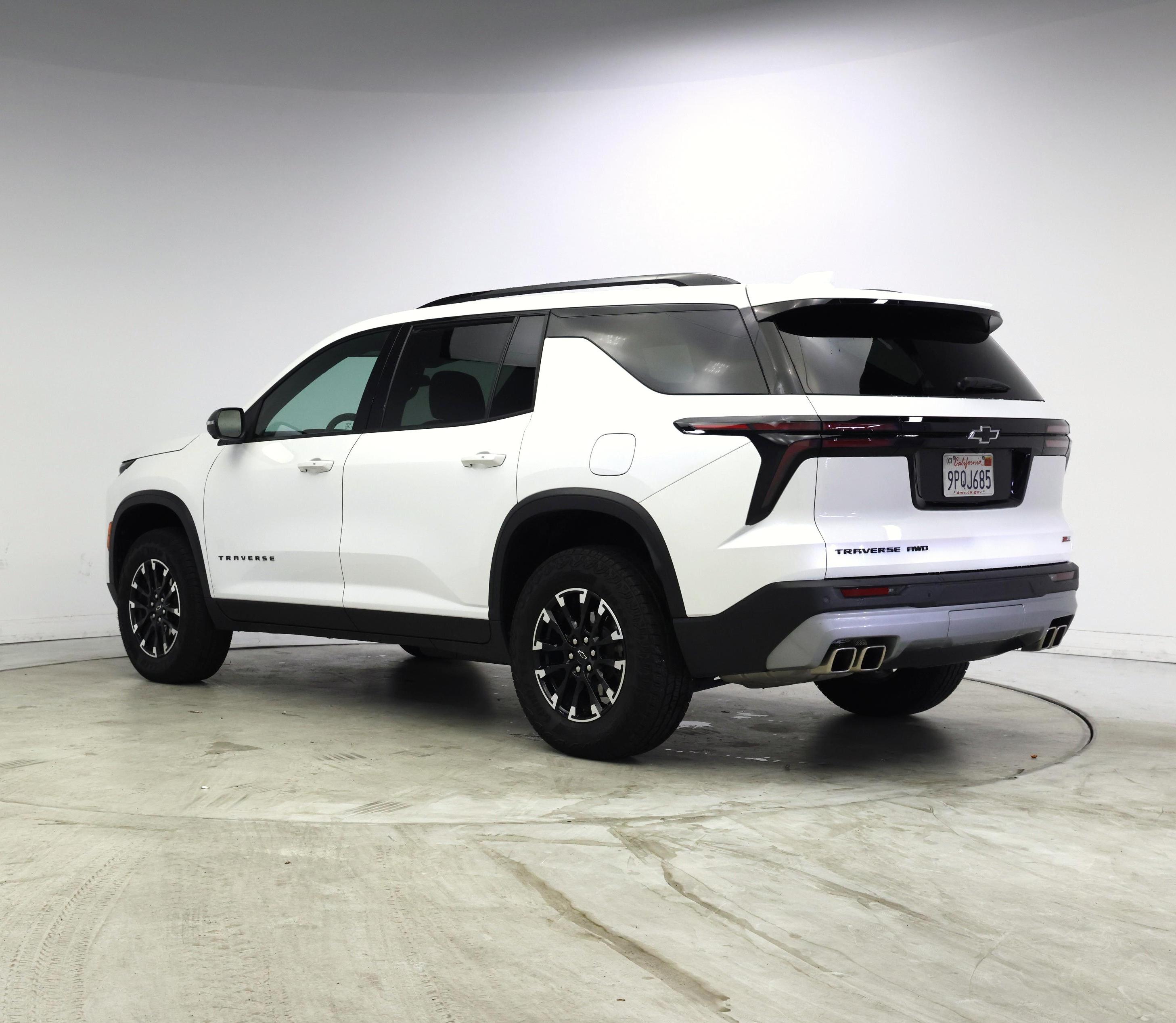 Thumbnail: 2024 Chevrolet Traverse - 2