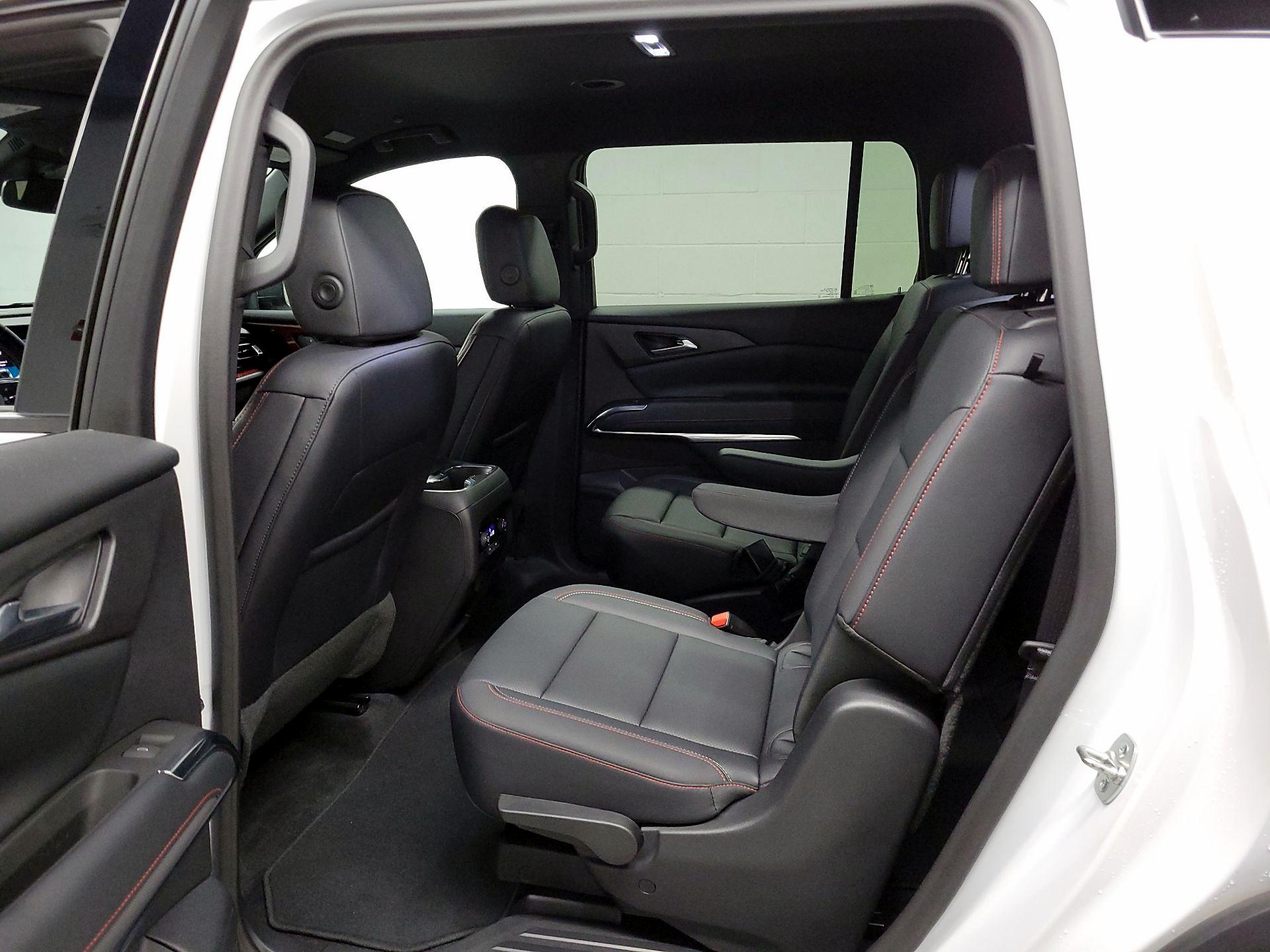 Thumbnail: 2024 Chevrolet Traverse - 20