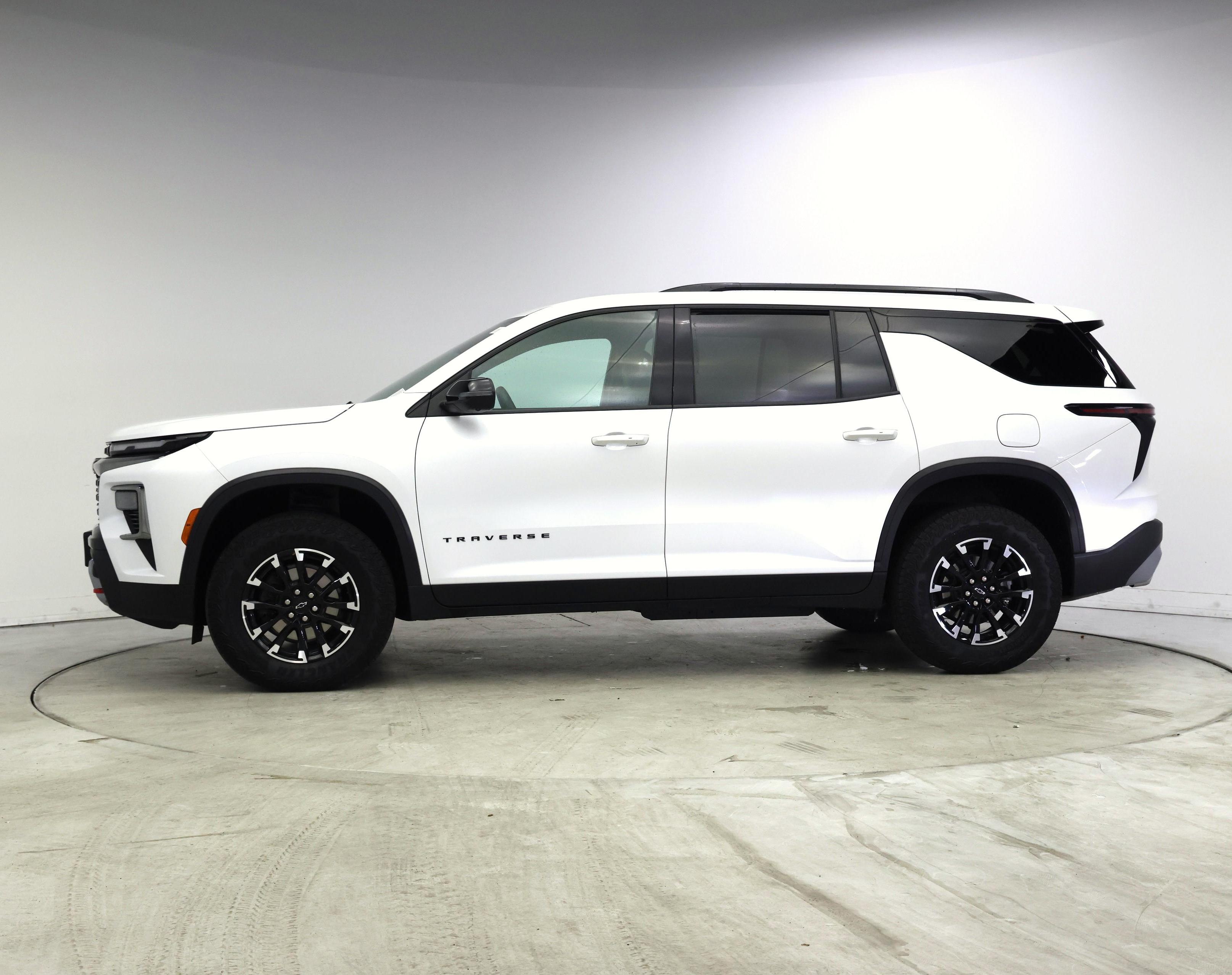 Thumbnail: 2024 Chevrolet Traverse - 3