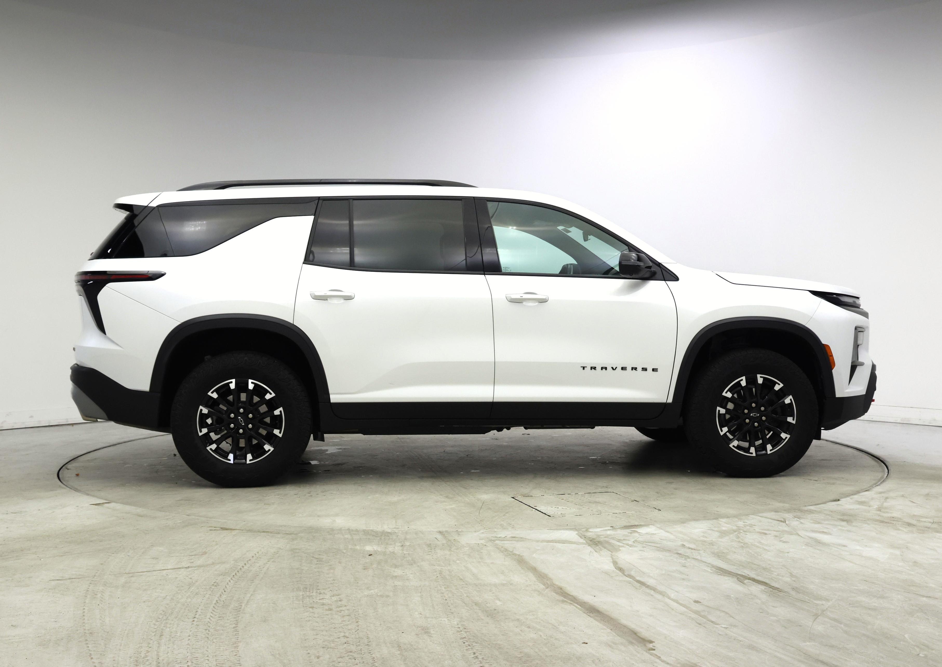 Thumbnail: 2024 Chevrolet Traverse - 7