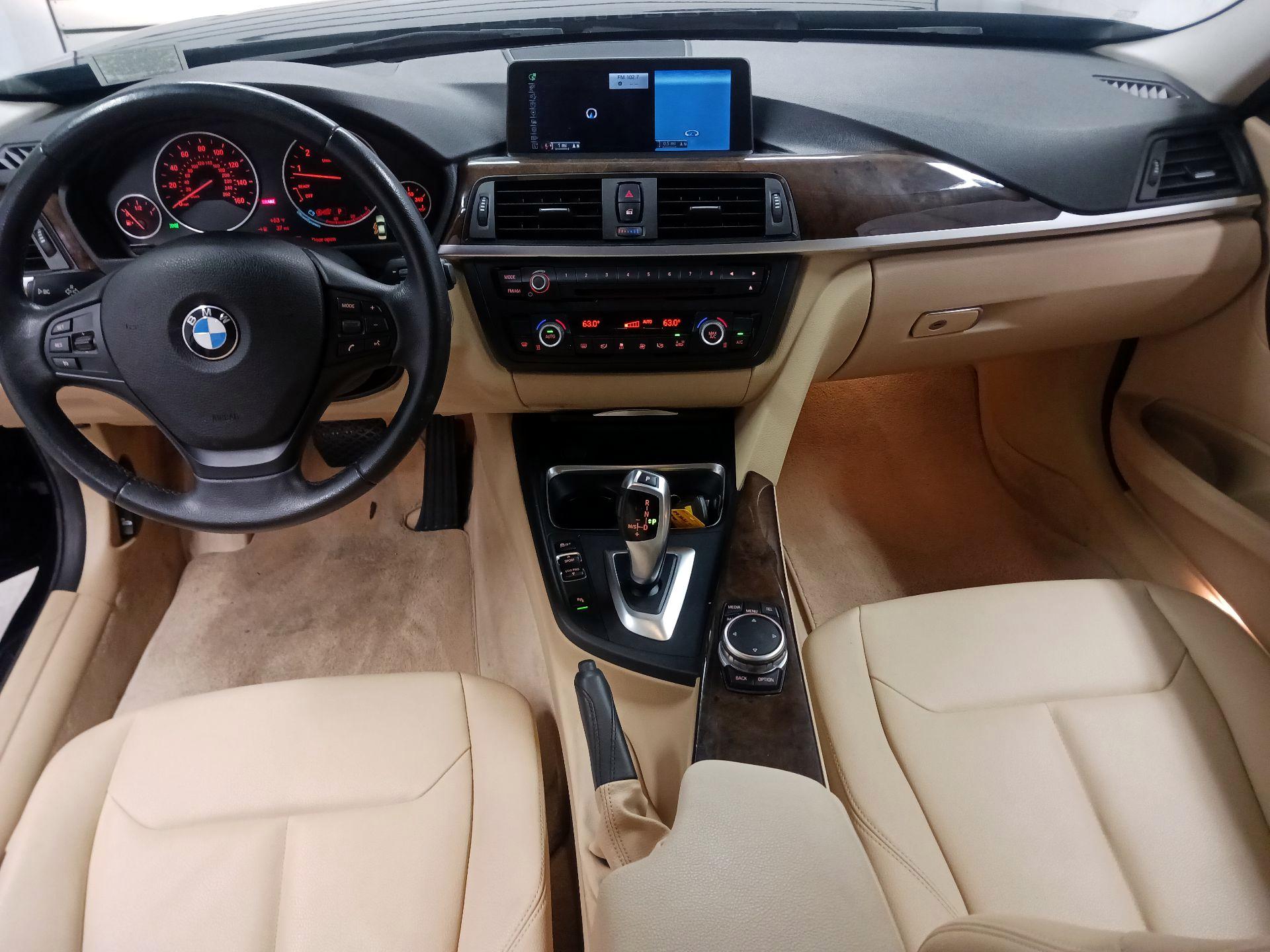 Thumbnail: 2015 BMW 3 Series - 9