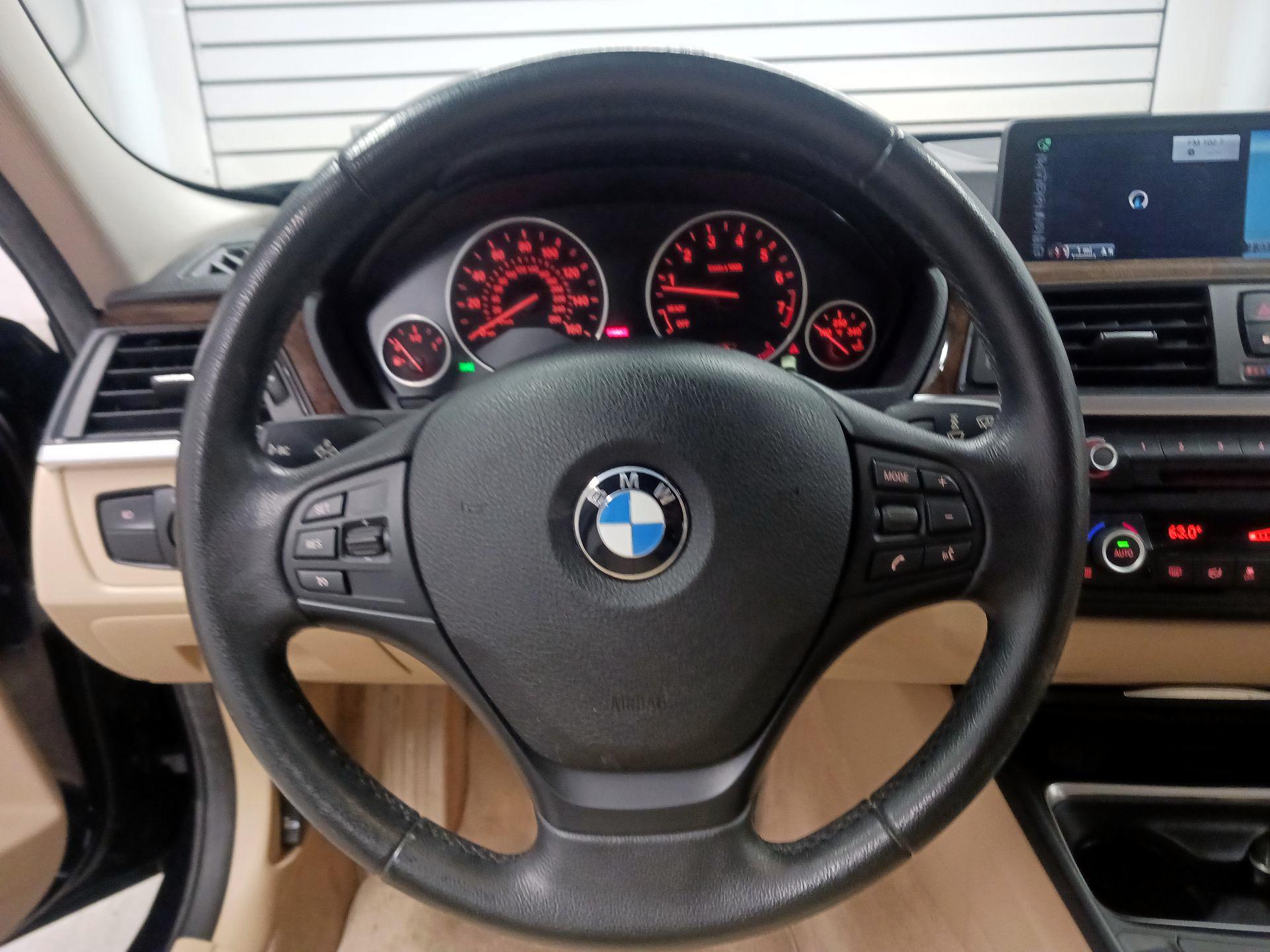 Thumbnail: 2015 BMW 3 Series - 10