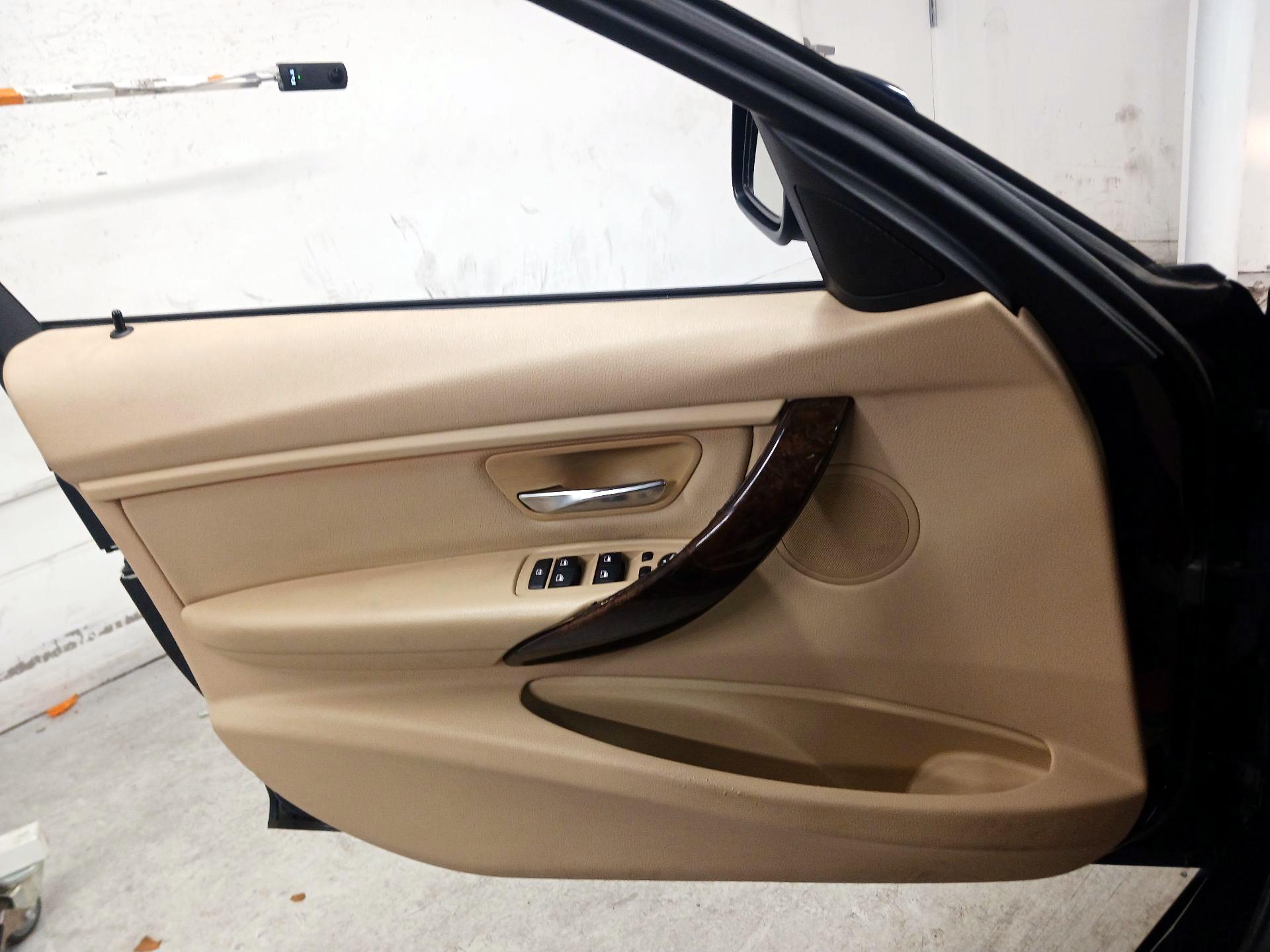 Thumbnail: 2015 BMW 3 Series - 12