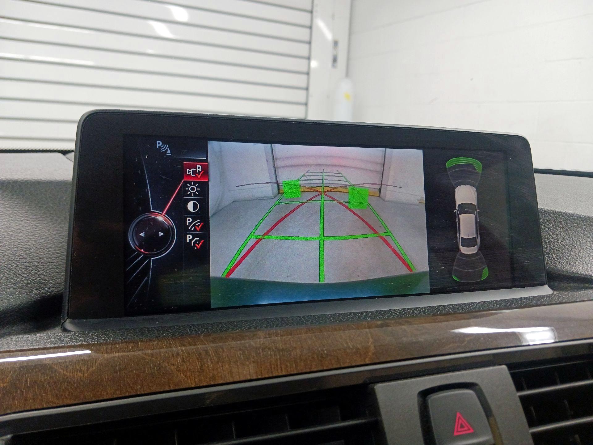 Thumbnail: 2015 BMW 3 Series - 15