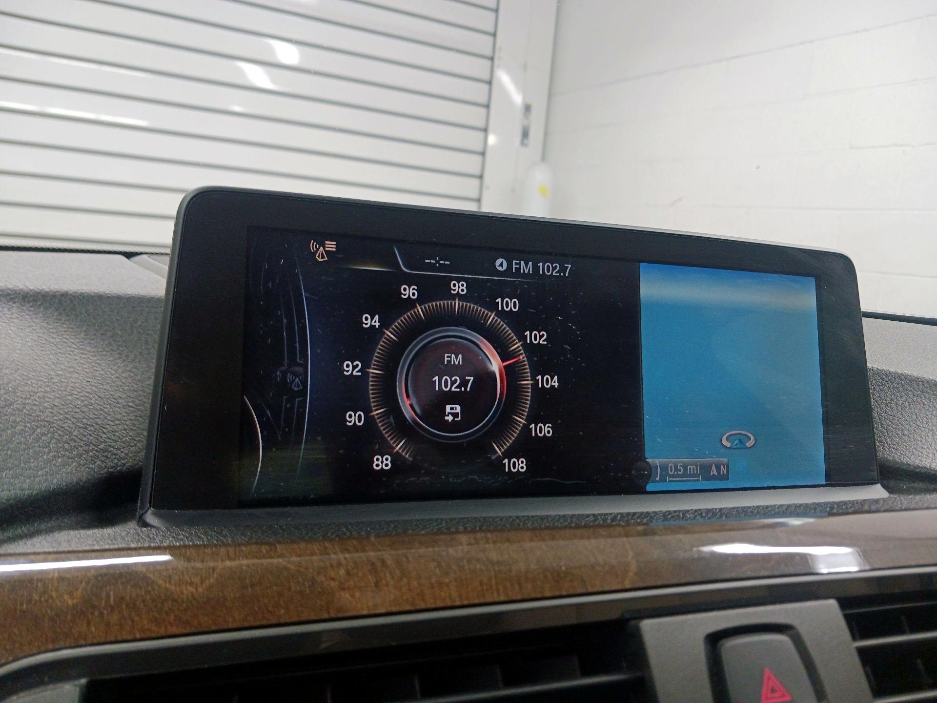 Thumbnail: 2015 BMW 3 Series - 16