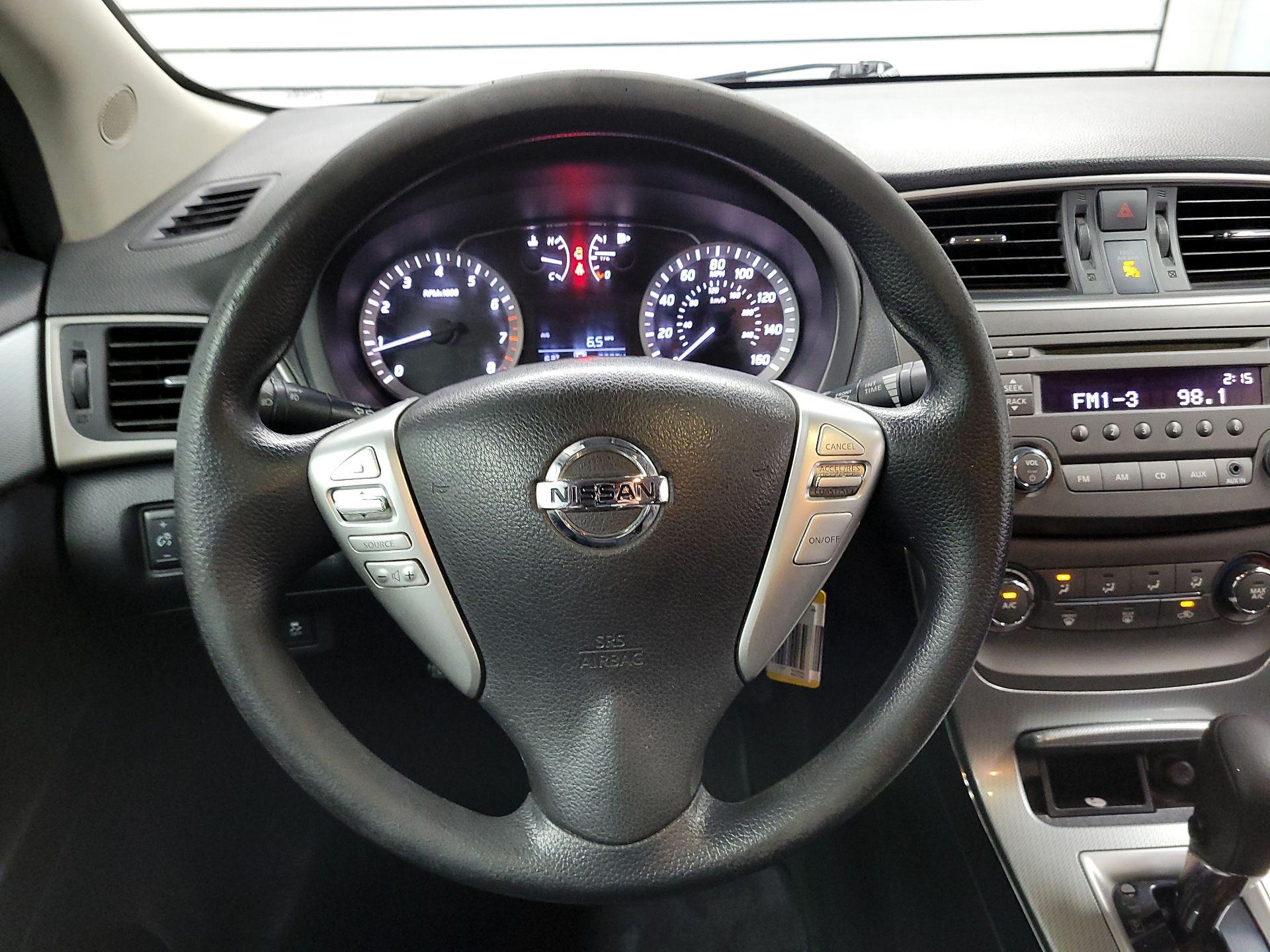 Thumbnail: 2014 Nissan Sentra - 10