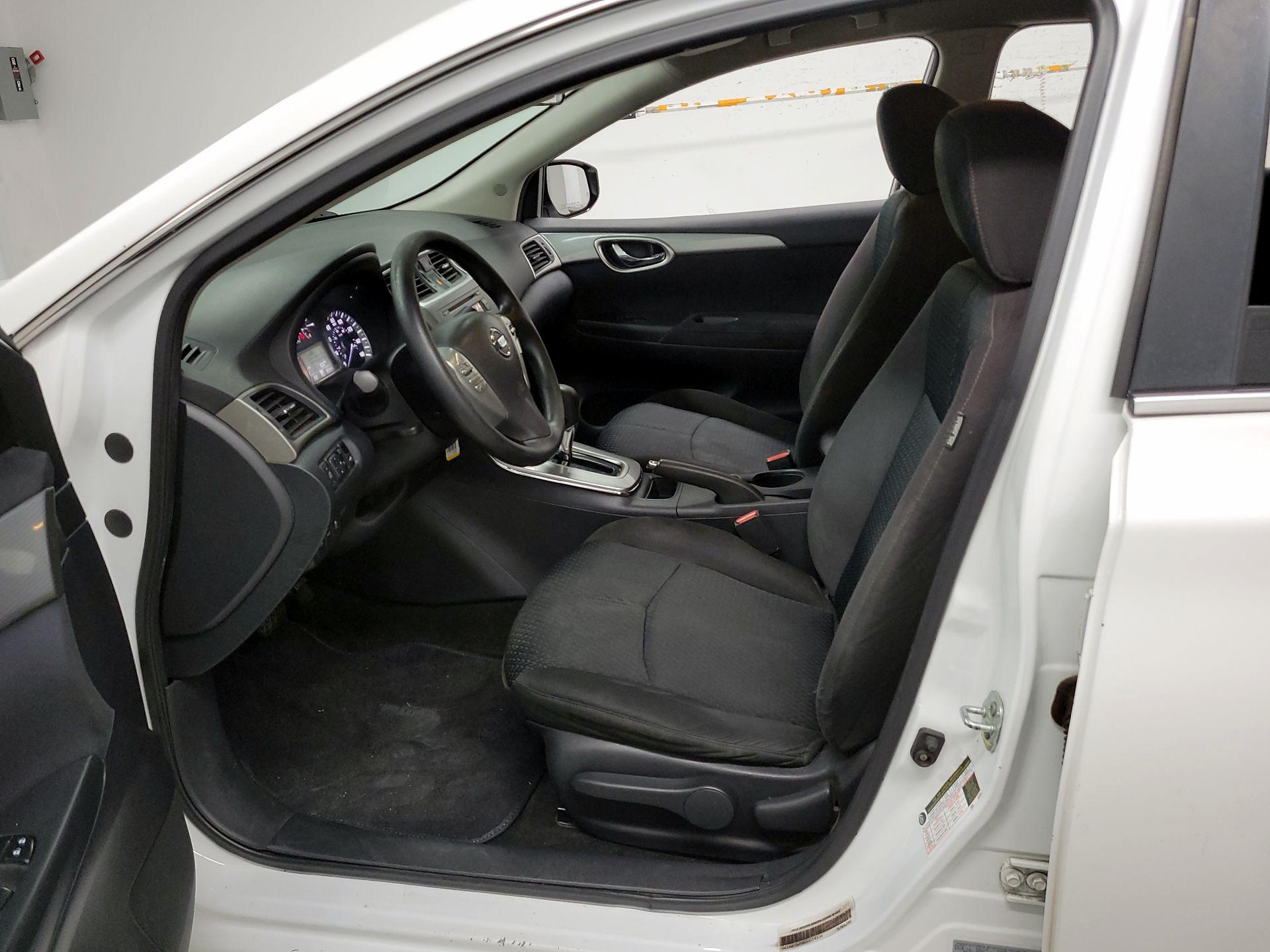 Thumbnail: 2014 Nissan Sentra - 11