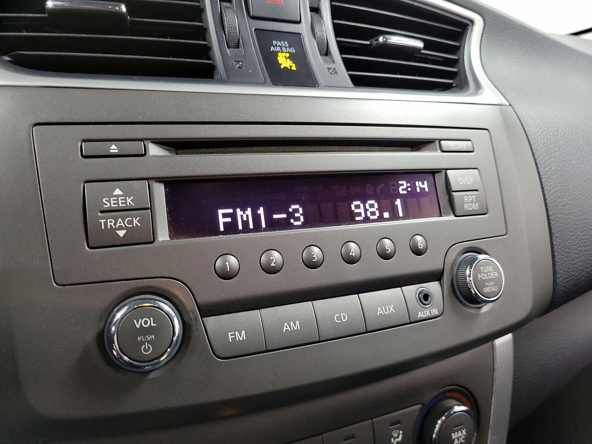 Thumbnail: 2014 Nissan Sentra - 14