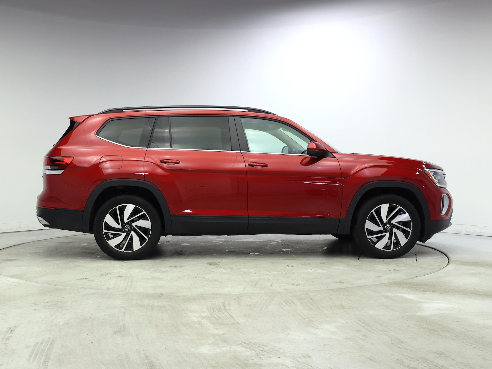 2024 Volkswagen Atlas SE w/Tech - Photo 8