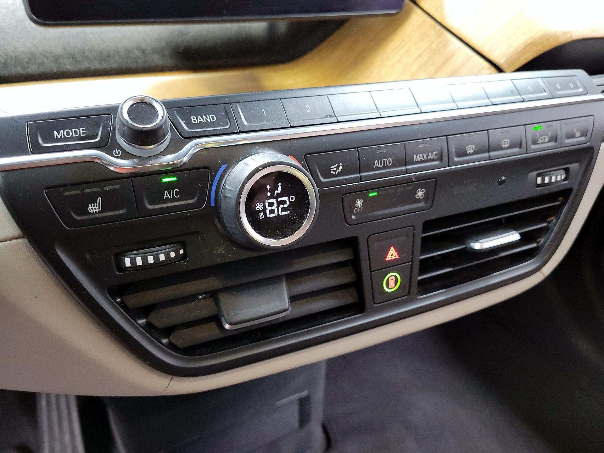 Thumbnail: 2018 BMW i3 - 17