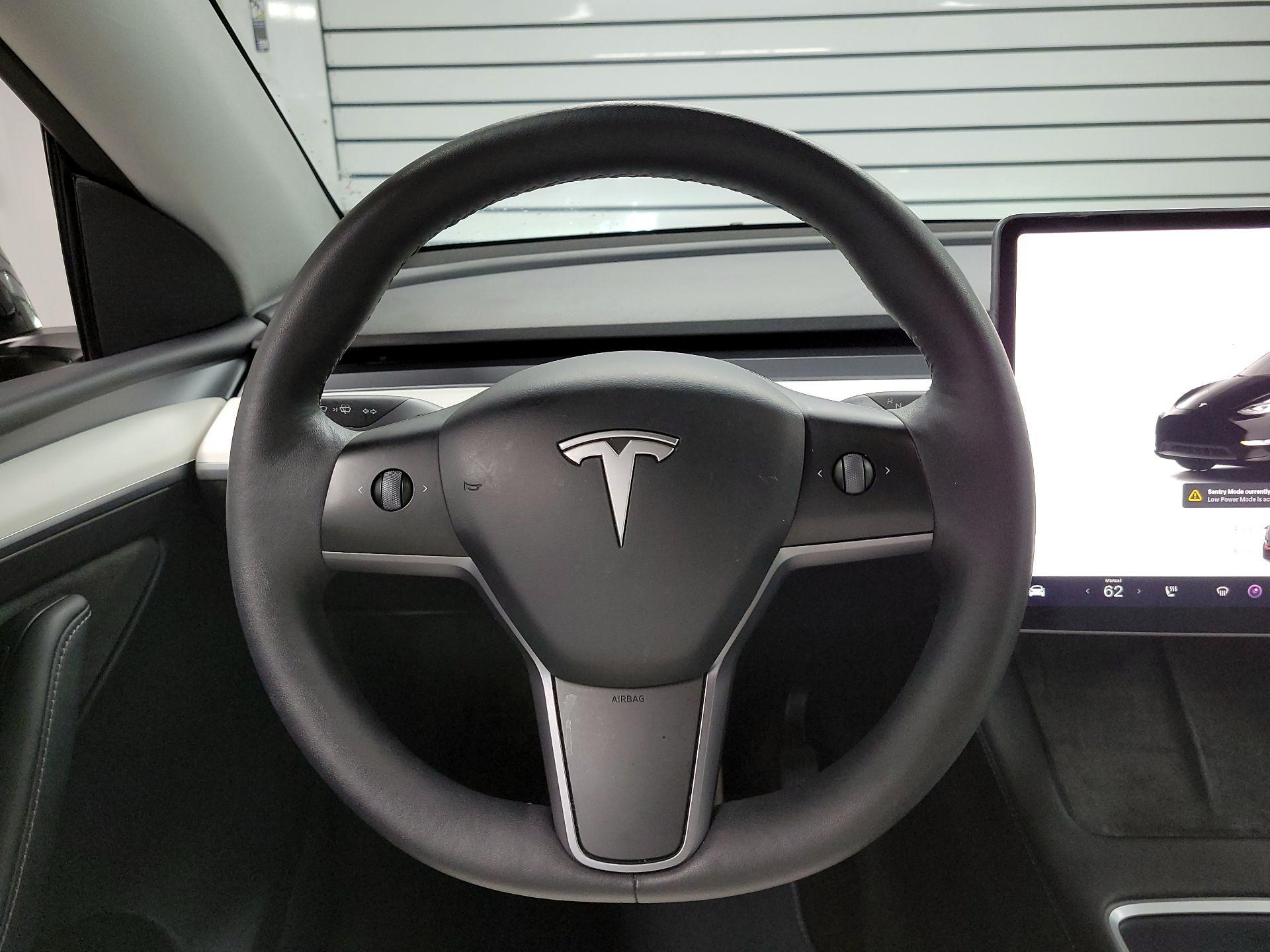 Thumbnail: 2023 Tesla Model Y - 10