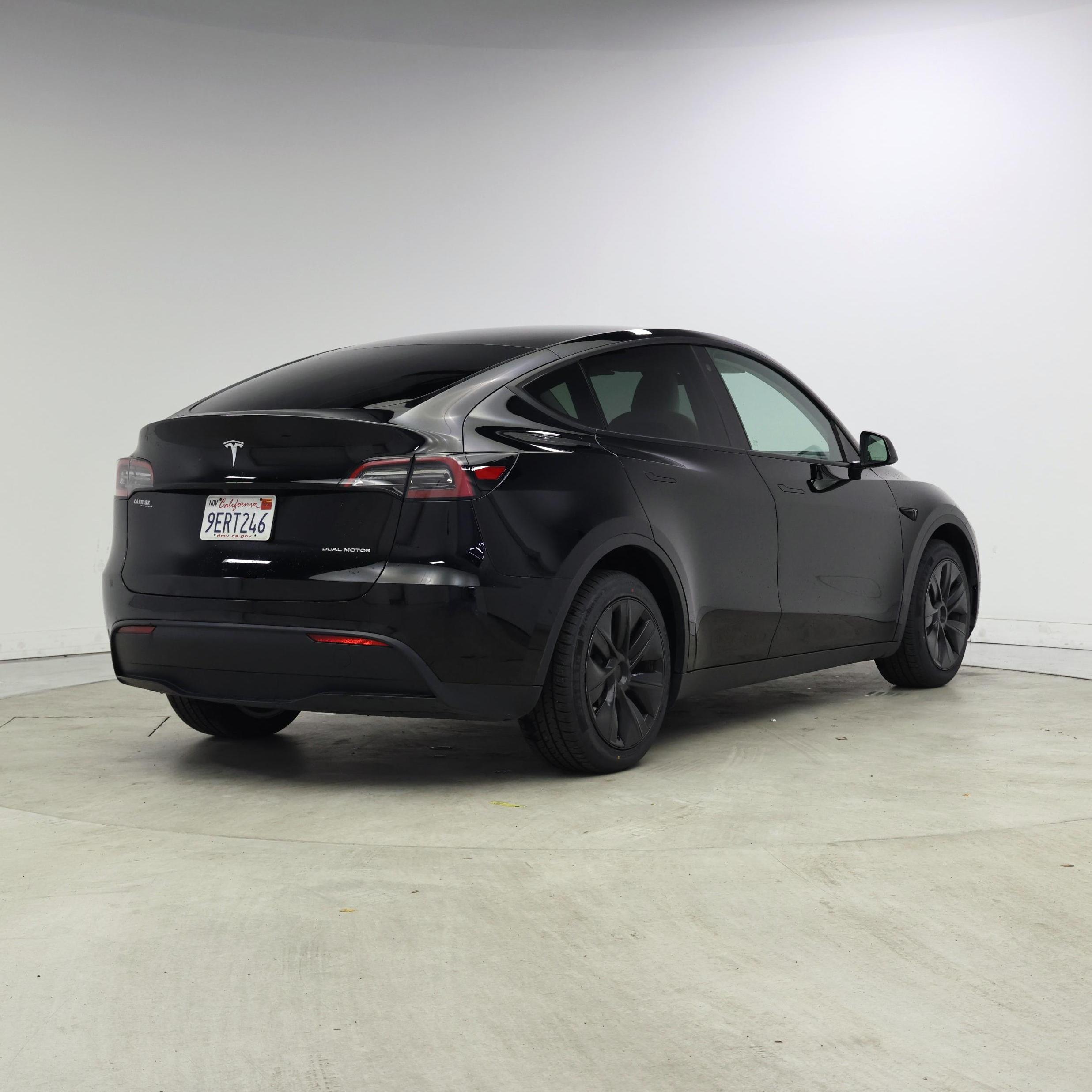Thumbnail: 2023 Tesla Model Y - 8
