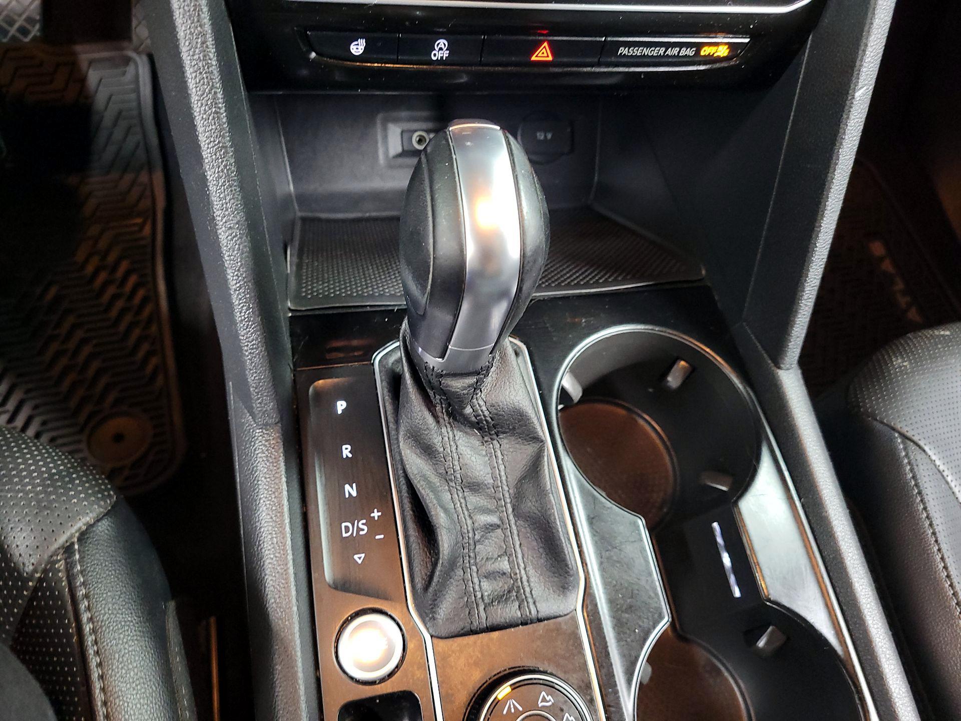 Thumbnail: 2019 Volkswagen Atlas - 16