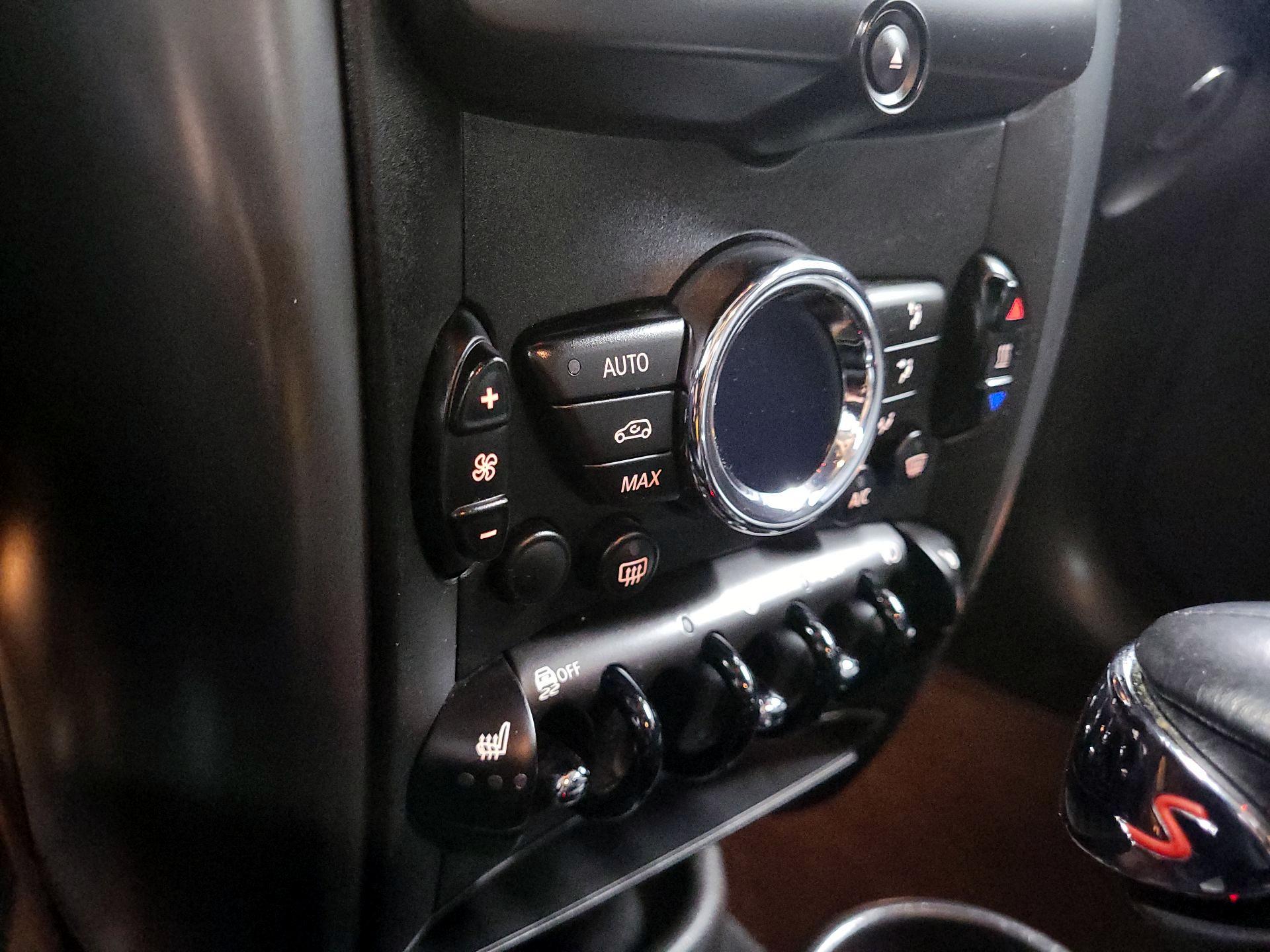 Thumbnail: 2016 MINI Cooper Countryman - 14