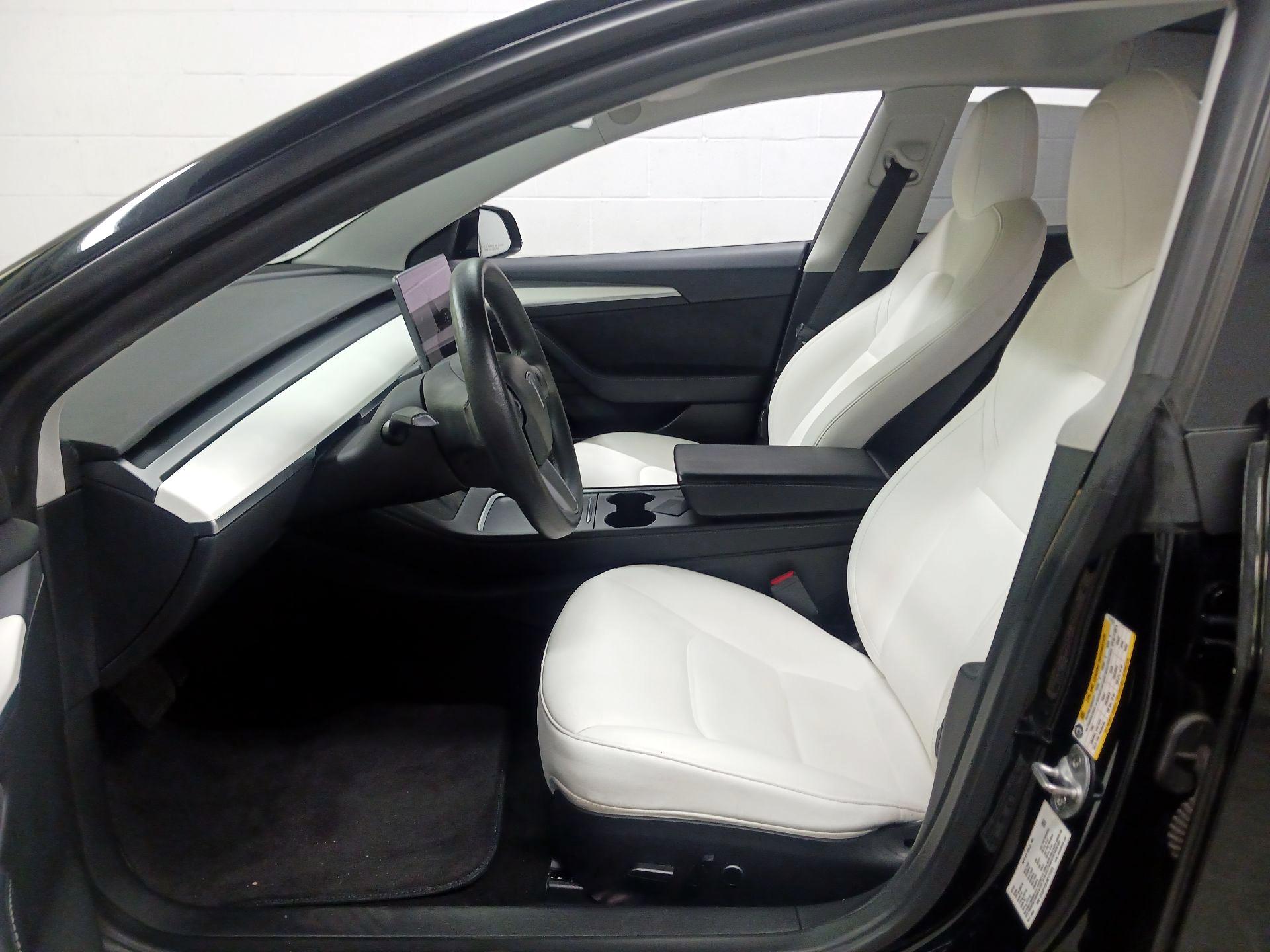 Thumbnail: 2022 Tesla Model 3 - 11