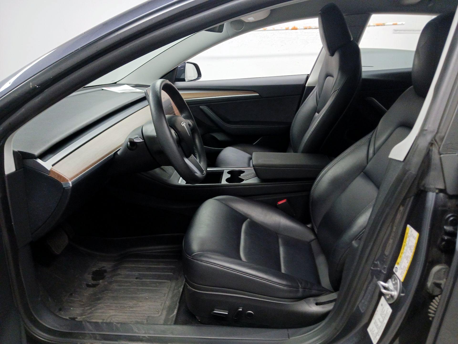 Thumbnail: 2023 Tesla Model 3 - 11