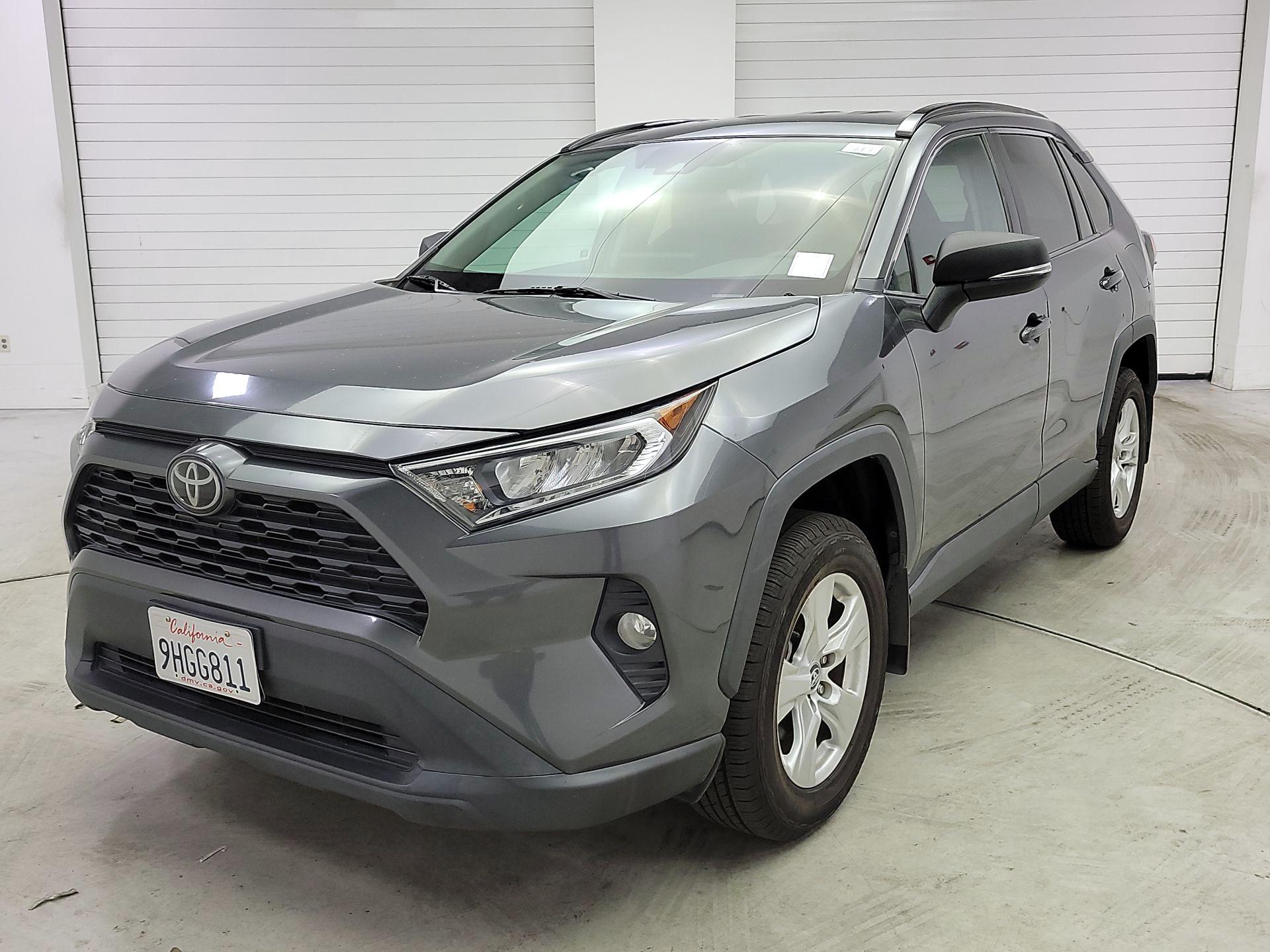 Thumbnail: 2021 Toyota RAV4 - 3