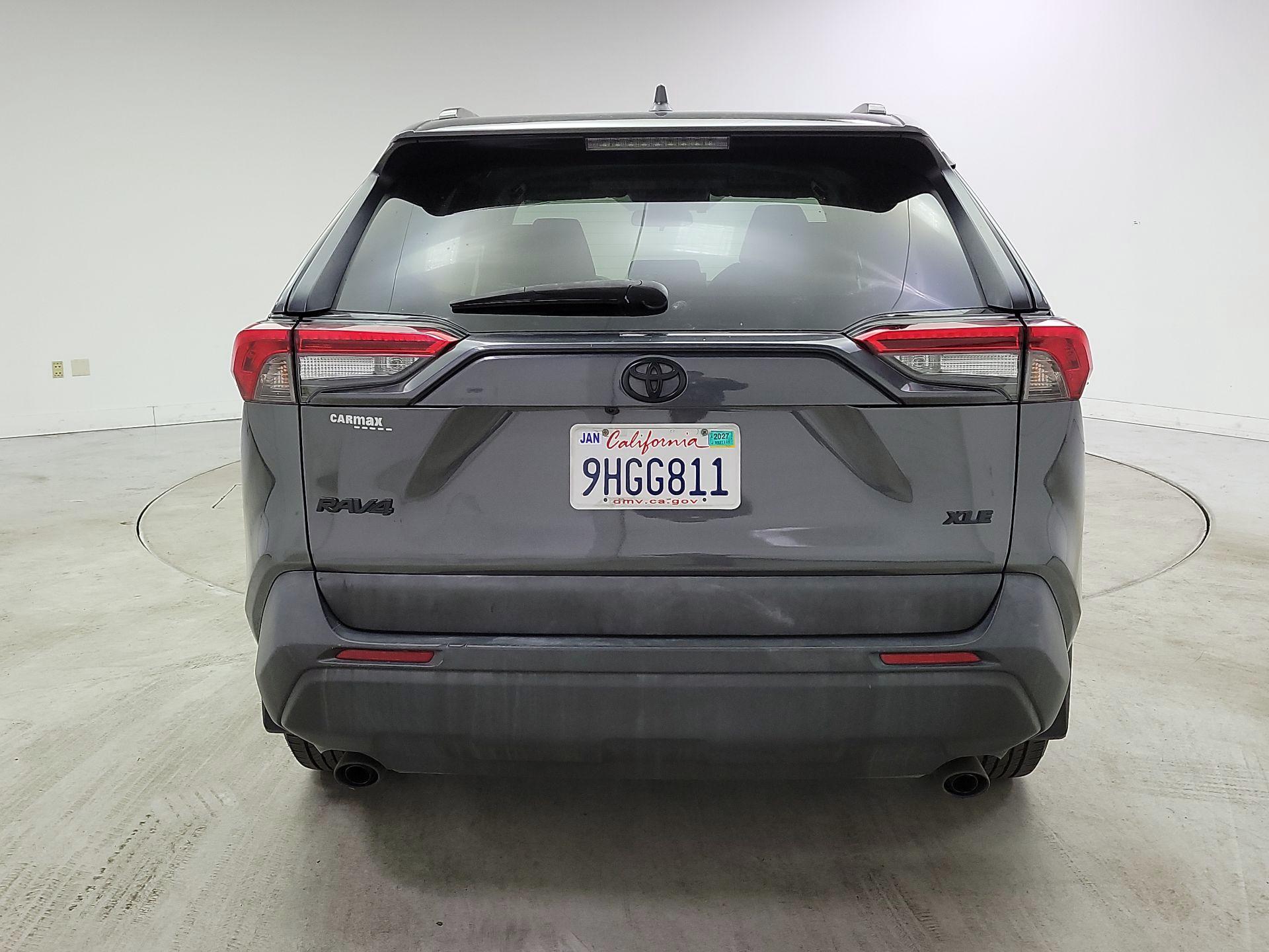 Thumbnail: 2021 Toyota RAV4 - 6