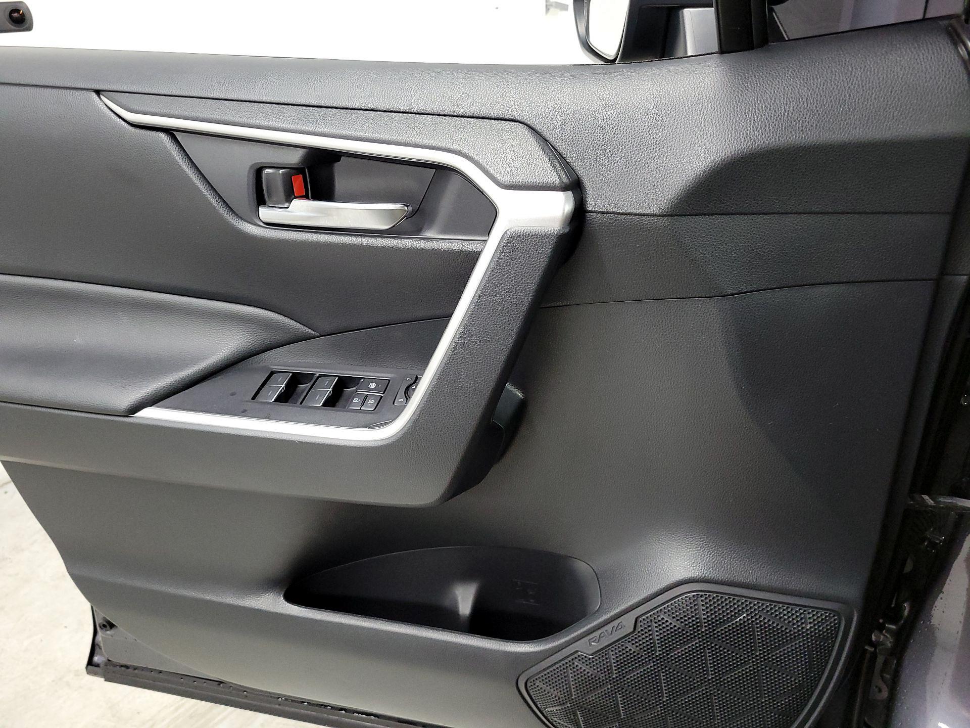 Thumbnail: 2023 Toyota RAV4 - 10