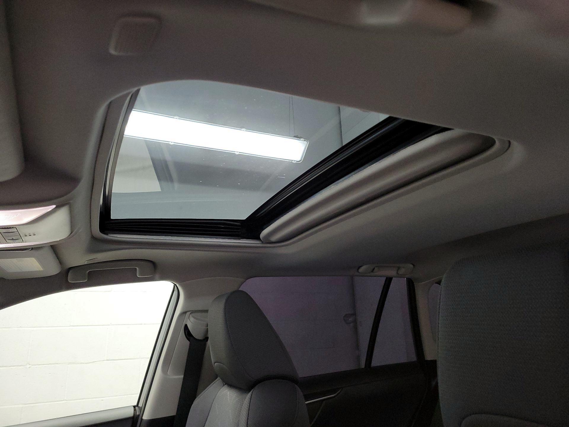 Thumbnail: 2023 Toyota RAV4 - 17