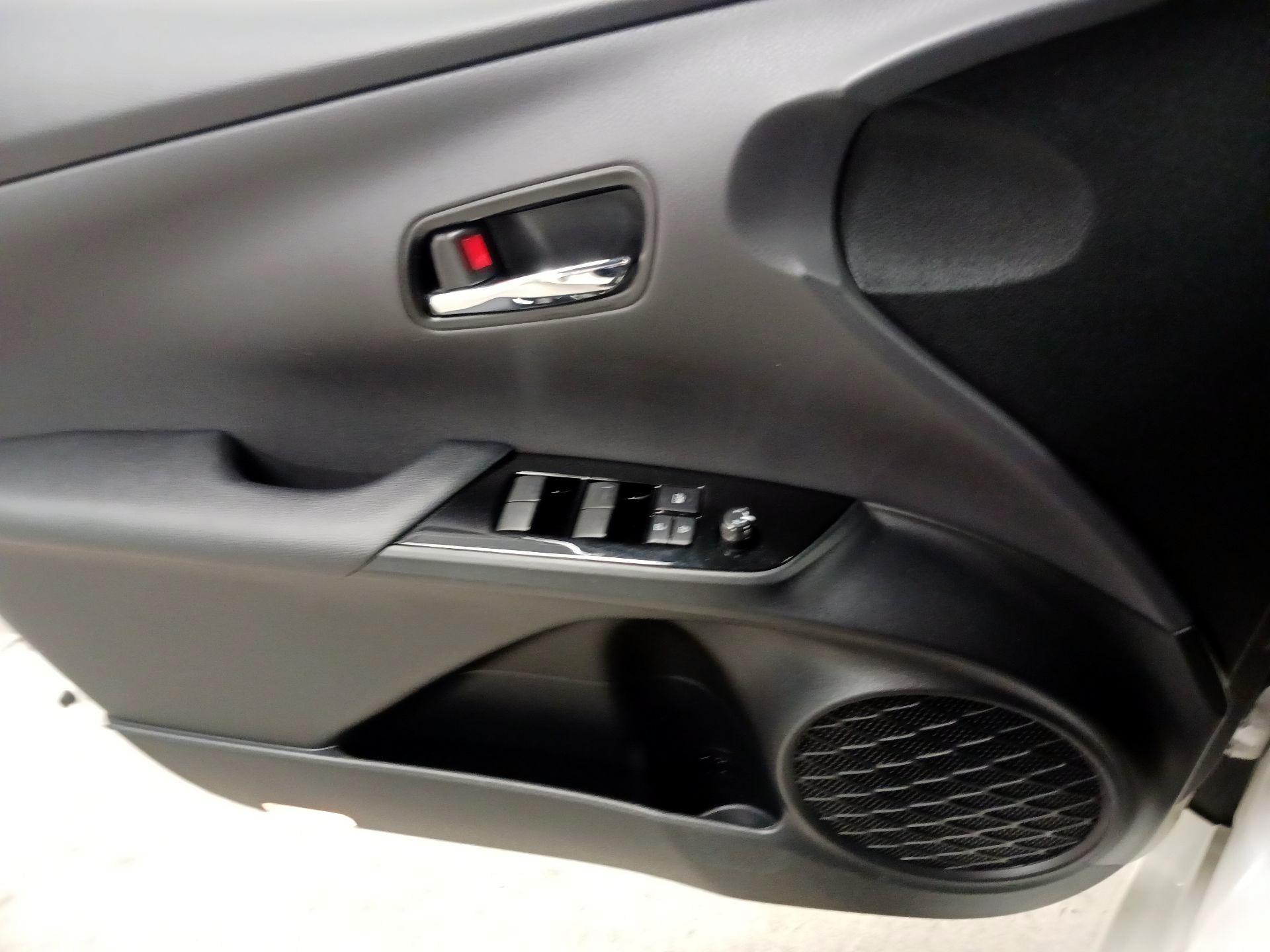 Thumbnail: 2019 Toyota Prius Prime - 12