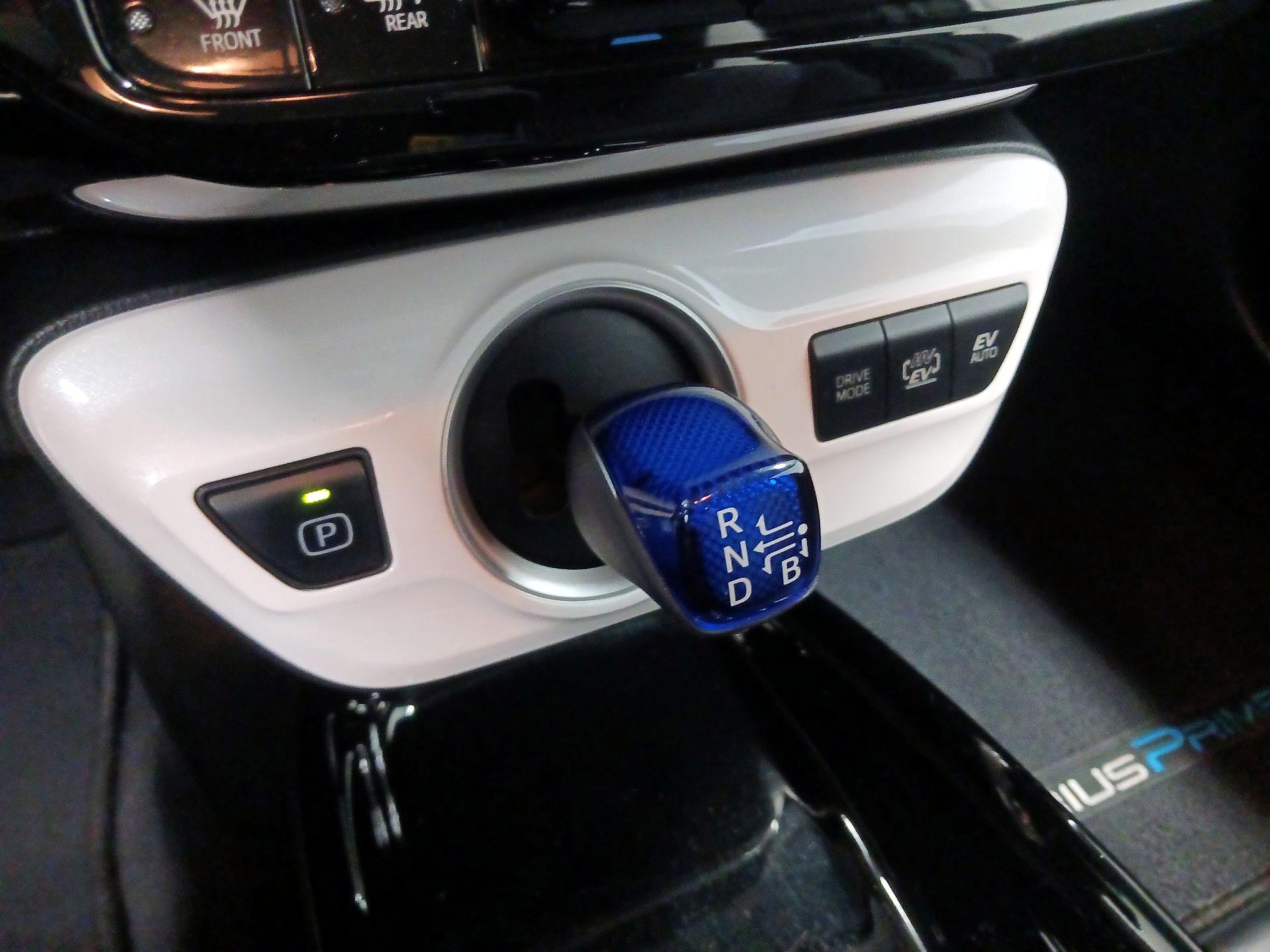 Thumbnail: 2019 Toyota Prius Prime - 15