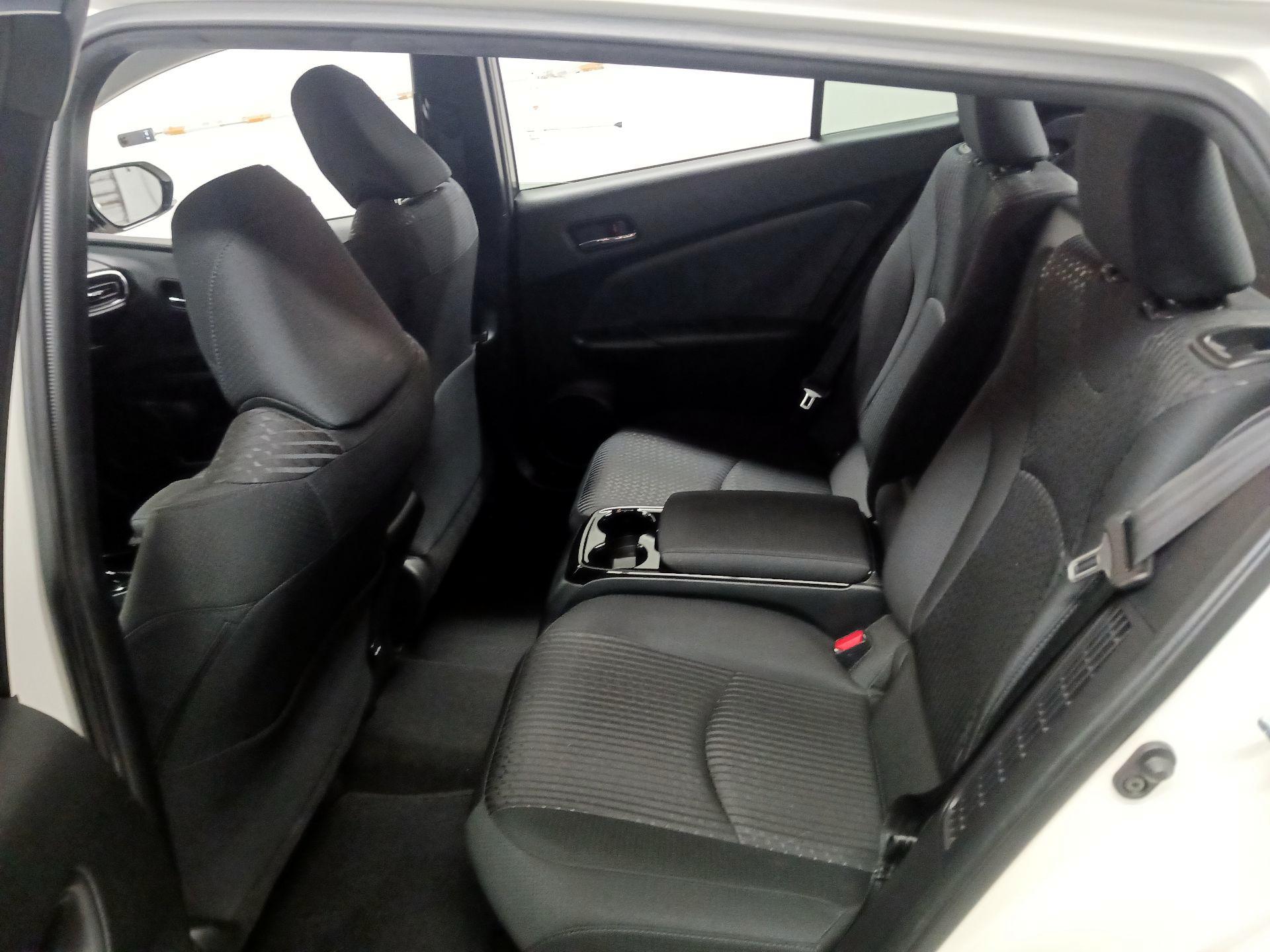 Thumbnail: 2019 Toyota Prius Prime - 16